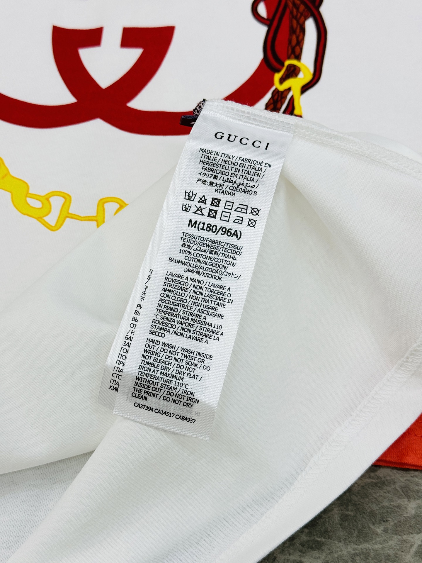 。🌾 Gucci马年限定潮牌短袖T恤.男女同款❤️古齐2026马年限定短袖T恤，百分百纯棉材质，柔软透气