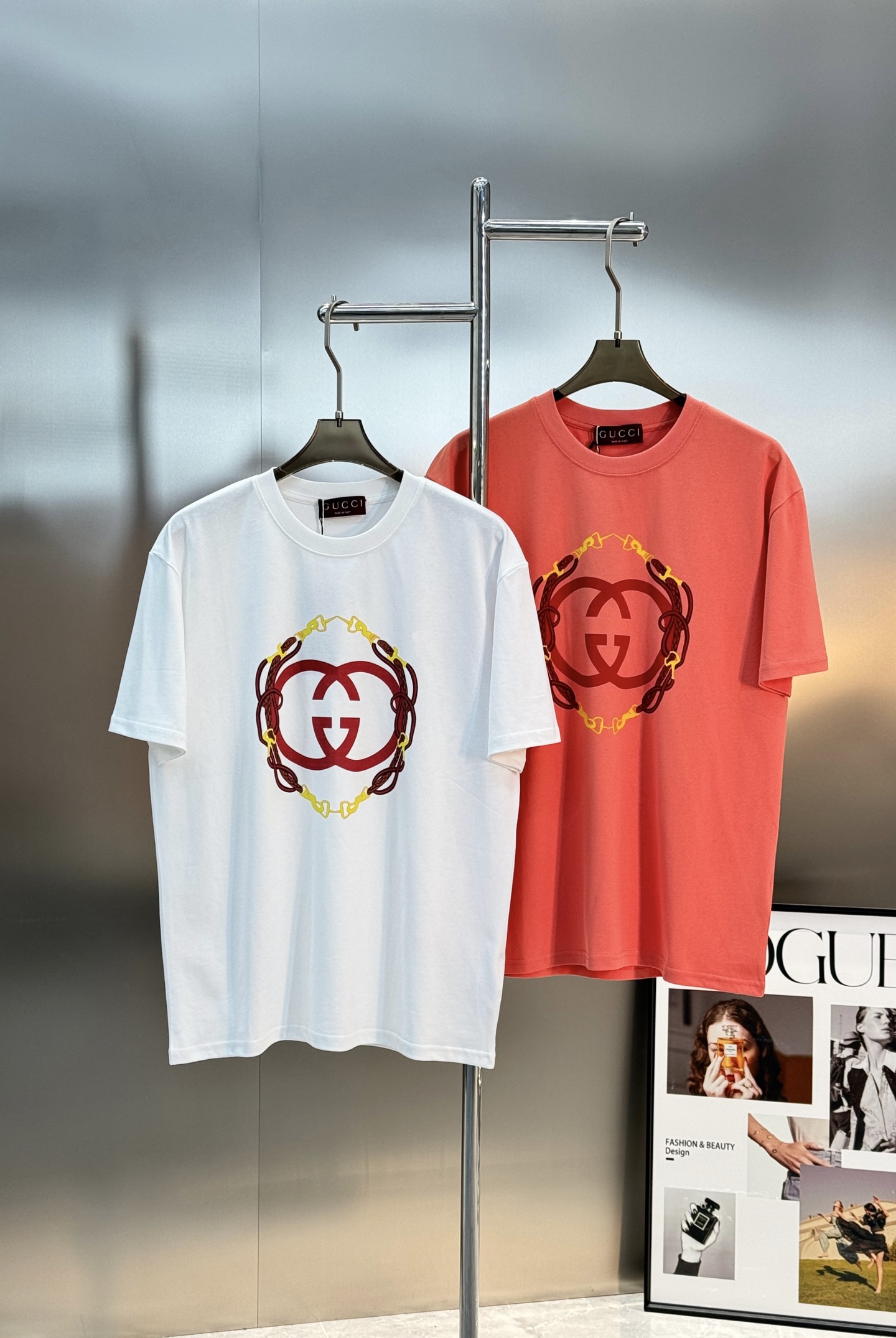 。🌾 Gucci马年限定潮牌短袖T恤.男女同款❤️古齐2026马年限定短袖T恤，百分百纯棉材质，柔软透气