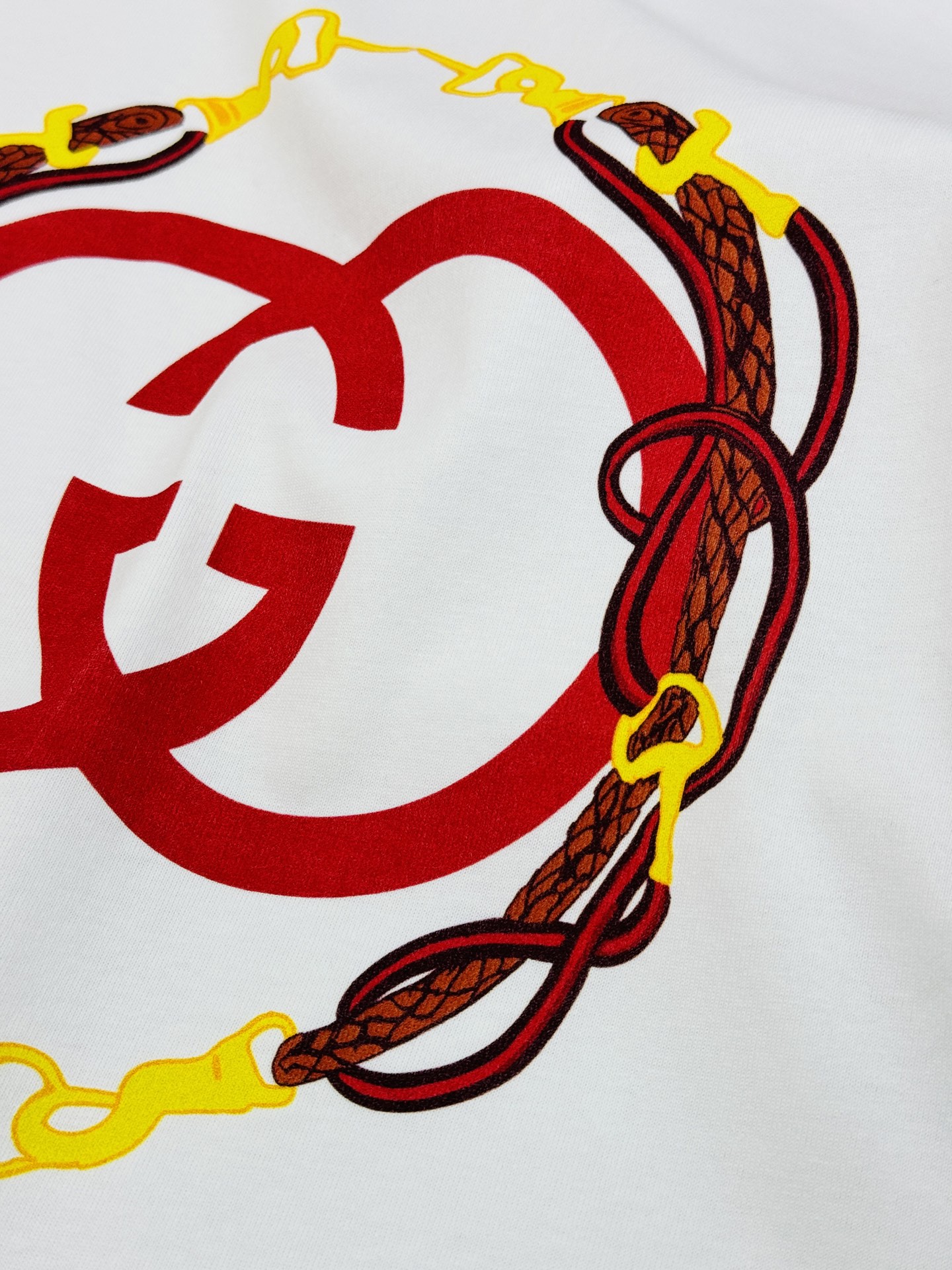 。🌾 Gucci马年限定潮牌短袖T恤.男女同款❤️古齐2026马年限定短袖T恤，百分百纯棉材质，柔软透气