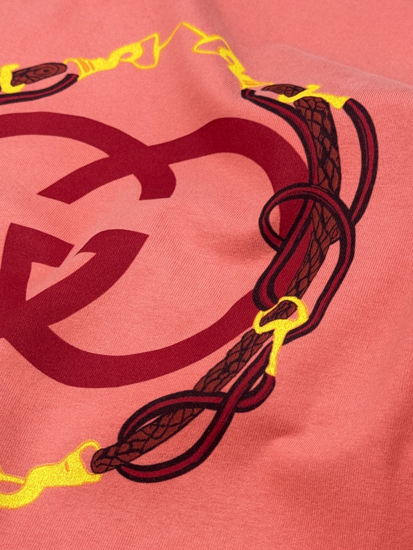 。🌾 Gucci马年限定潮牌短袖T恤.男女同款❤️古齐2026马年限定短袖T恤，百分百纯棉材质，柔软透气