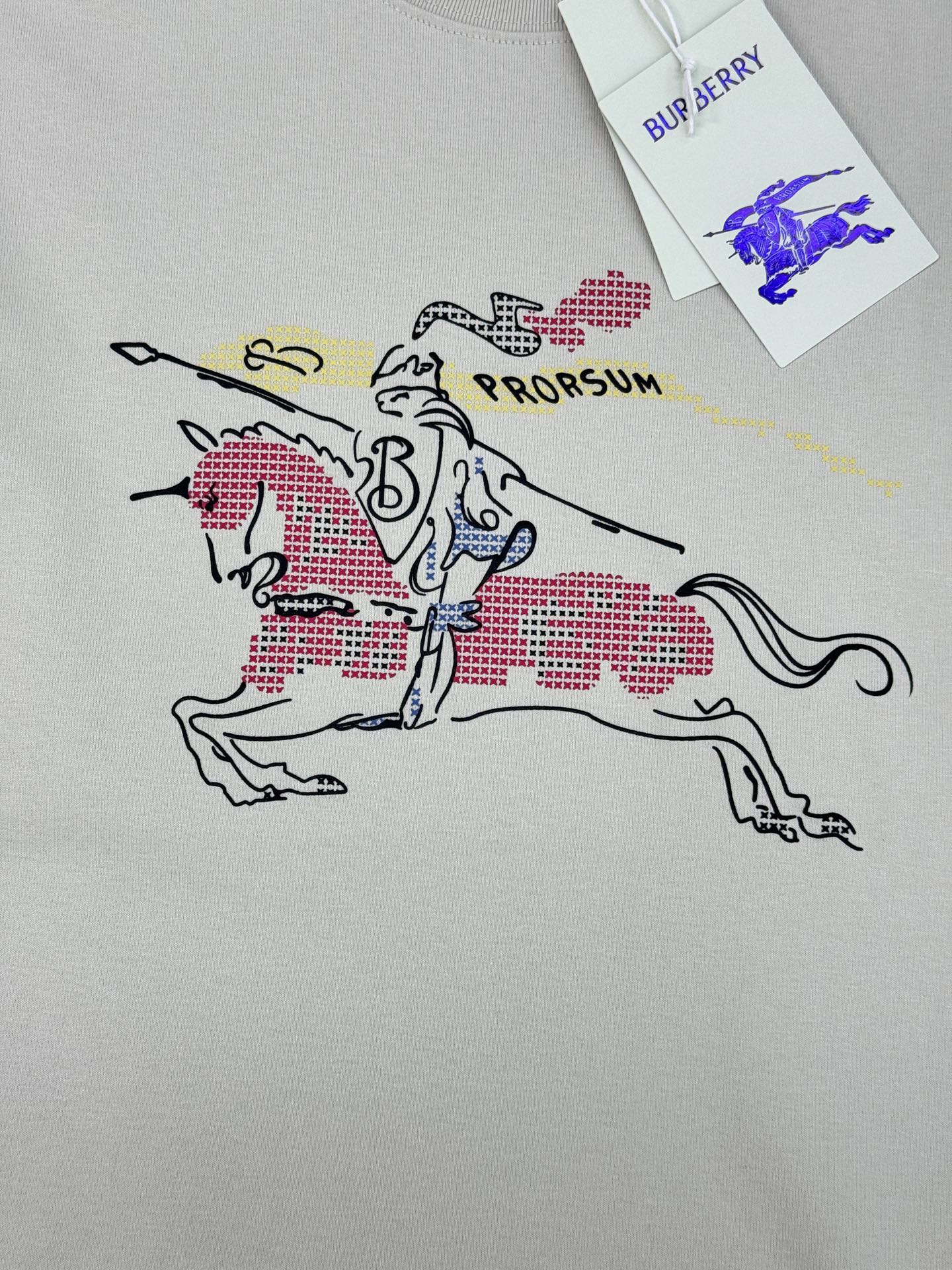 。🌾 BBR巴宝莉26s新款潮牌T恤.男女同款❤️经典战马图形.高温立体烫画工艺.纯棉材质柔软透气，日常