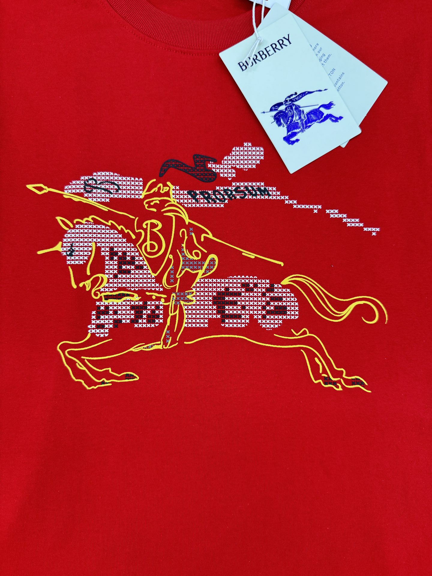 。🌾 BBR巴宝莉26s新款潮牌T恤.男女同款❤️经典战马图形.高温立体烫画工艺.纯棉材质柔软透气，日常