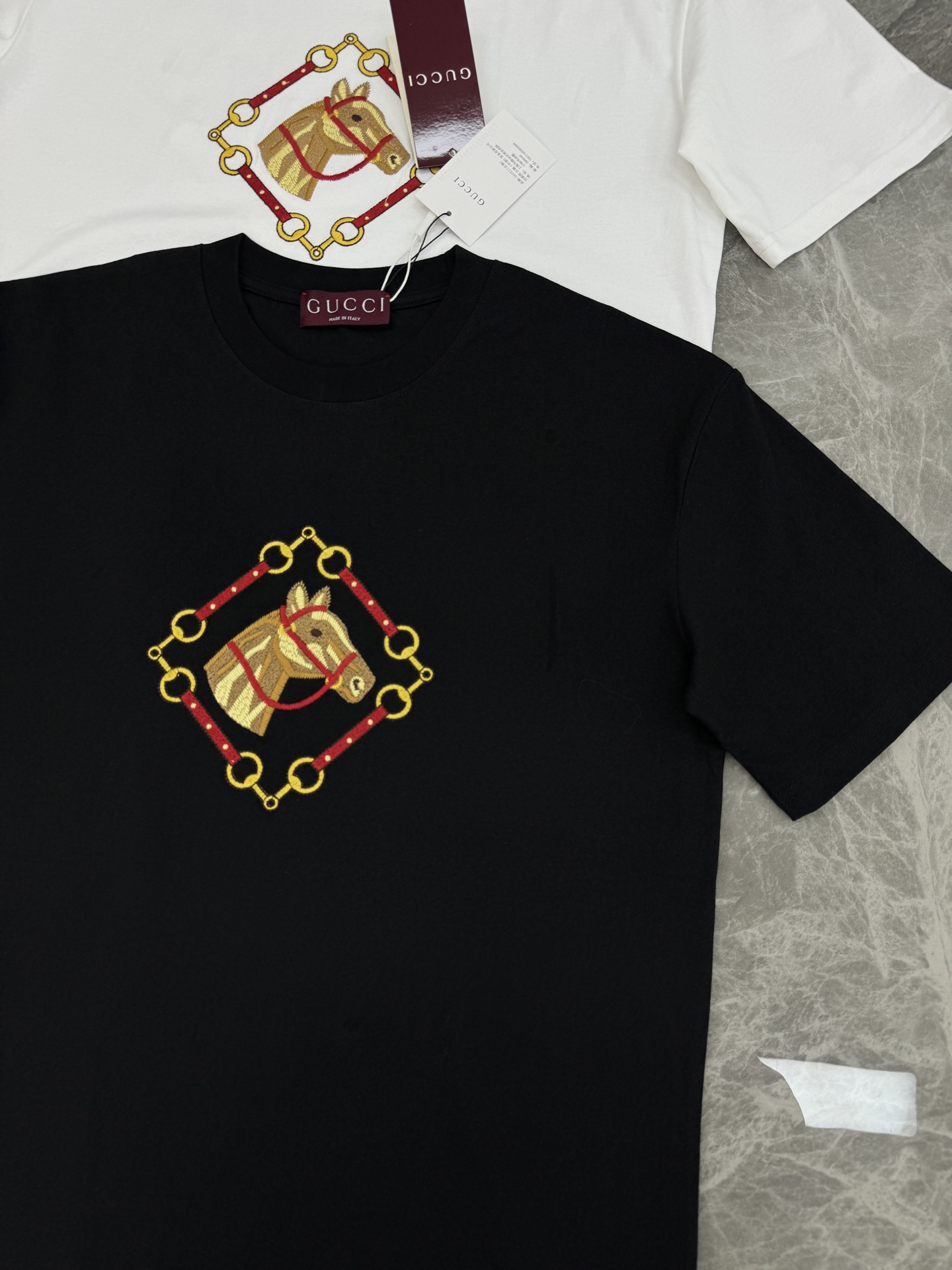 。🌾 GUCCI骏马刺绣短袖T恤.男女同款❤️古齐2026春夏系列骏马刺绣短袖T恤，柔软亲肤面料，垂坠感