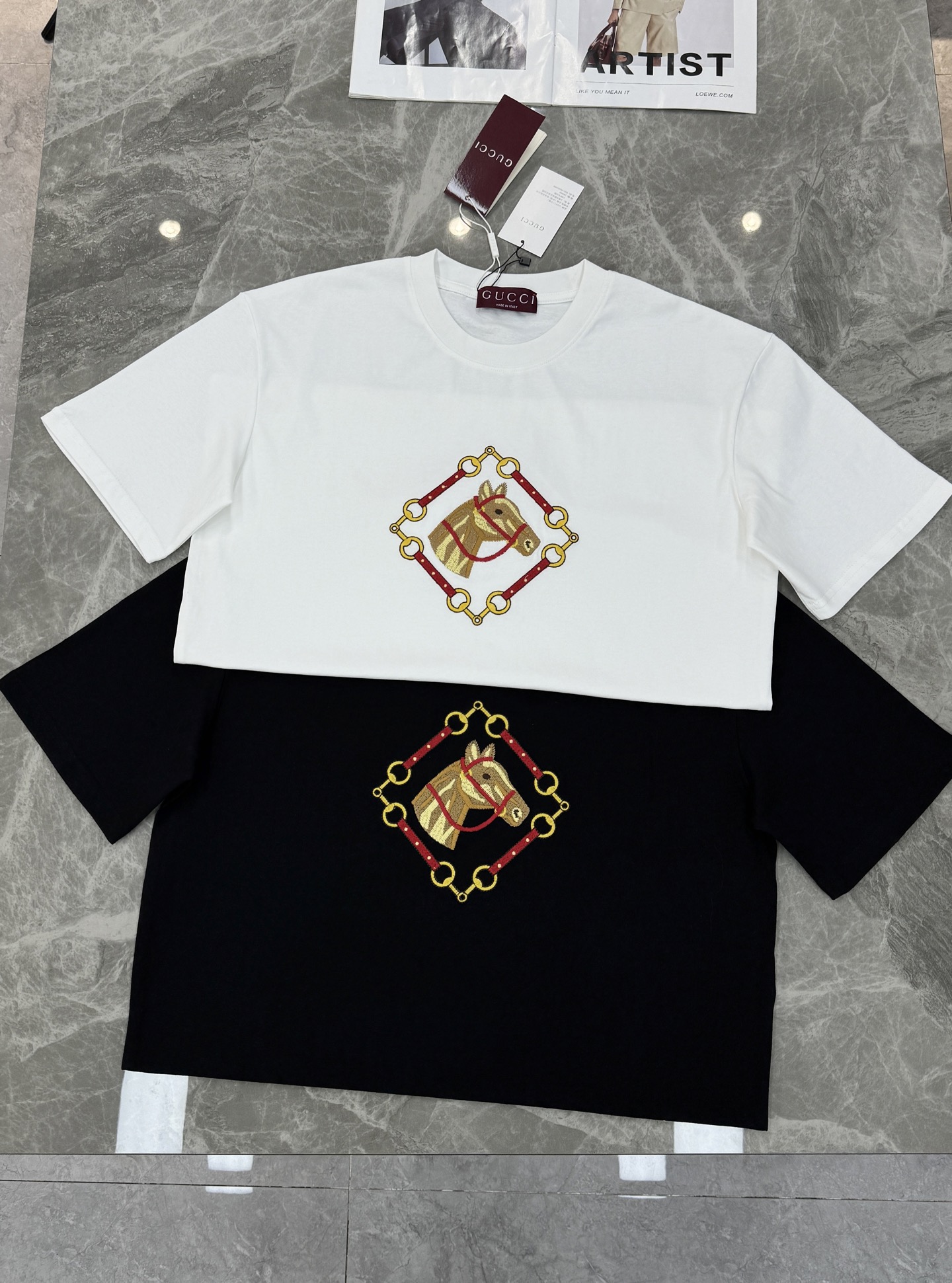 。🌾 GUCCI骏马刺绣短袖T恤.男女同款❤️古齐2026春夏系列骏马刺绣短袖T恤，柔软亲肤面料，垂坠感