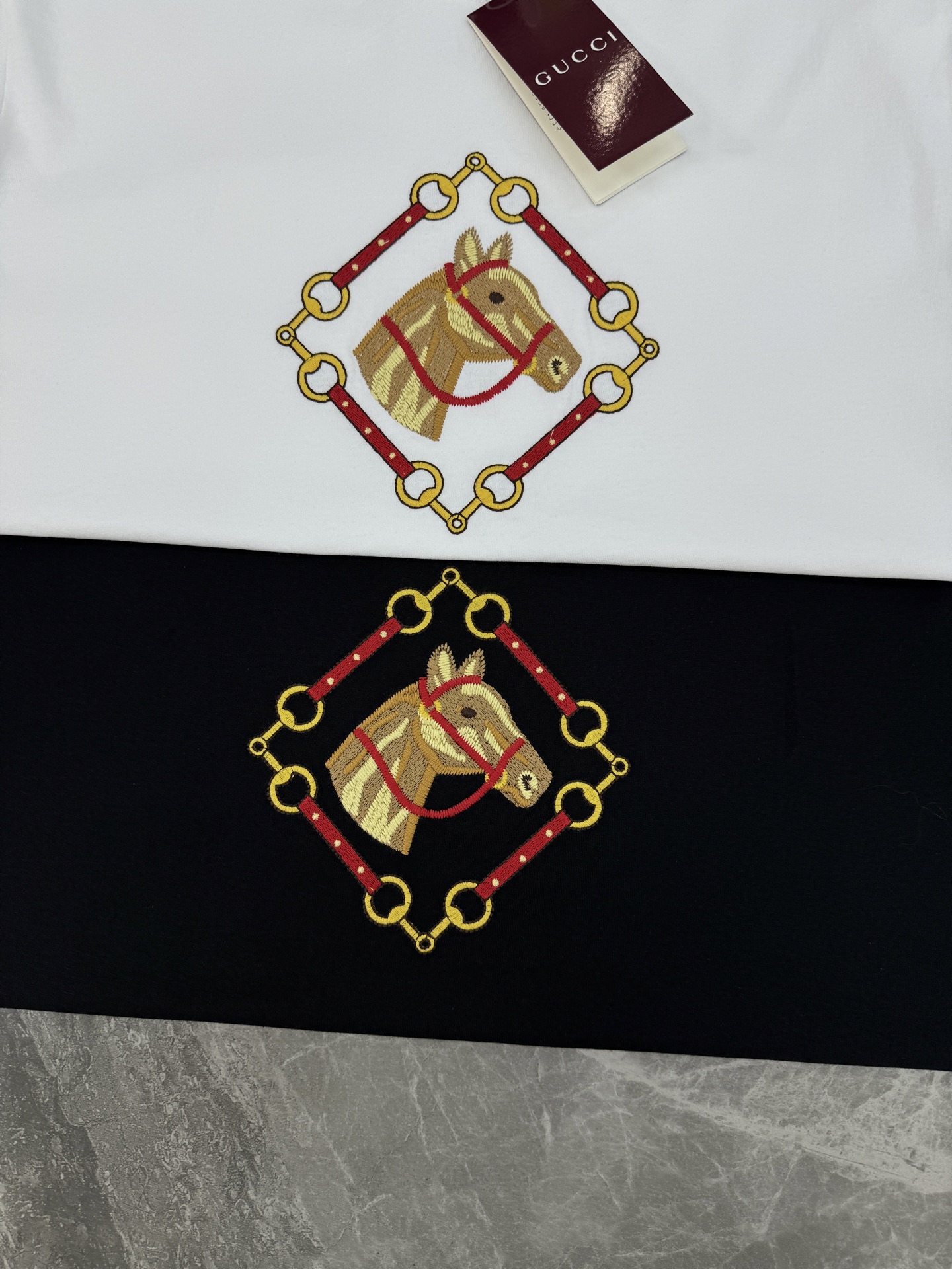 。🌾 GUCCI骏马刺绣短袖T恤.男女同款❤️古齐2026春夏系列骏马刺绣短袖T恤，柔软亲肤面料，垂坠感