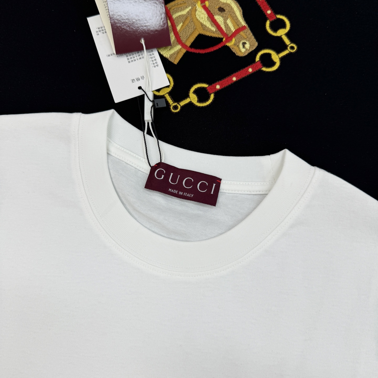 。🌾 GUCCI骏马刺绣短袖T恤.男女同款❤️古齐2026春夏系列骏马刺绣短袖T恤，柔软亲肤面料，垂坠感