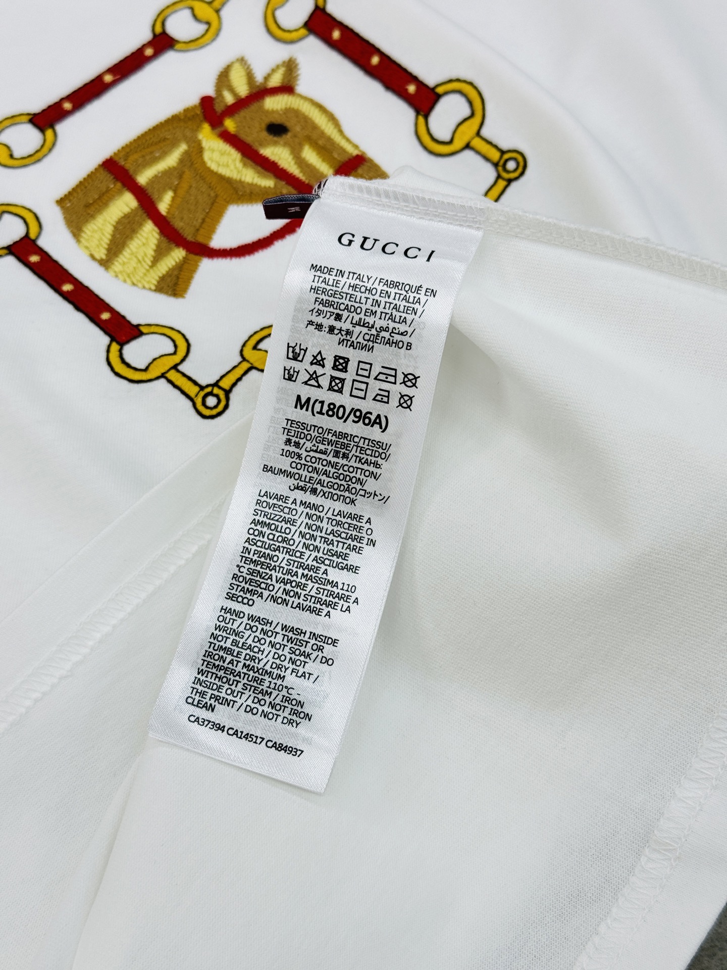 。🌾 GUCCI骏马刺绣短袖T恤.男女同款❤️古齐2026春夏系列骏马刺绣短袖T恤，柔软亲肤面料，垂坠感