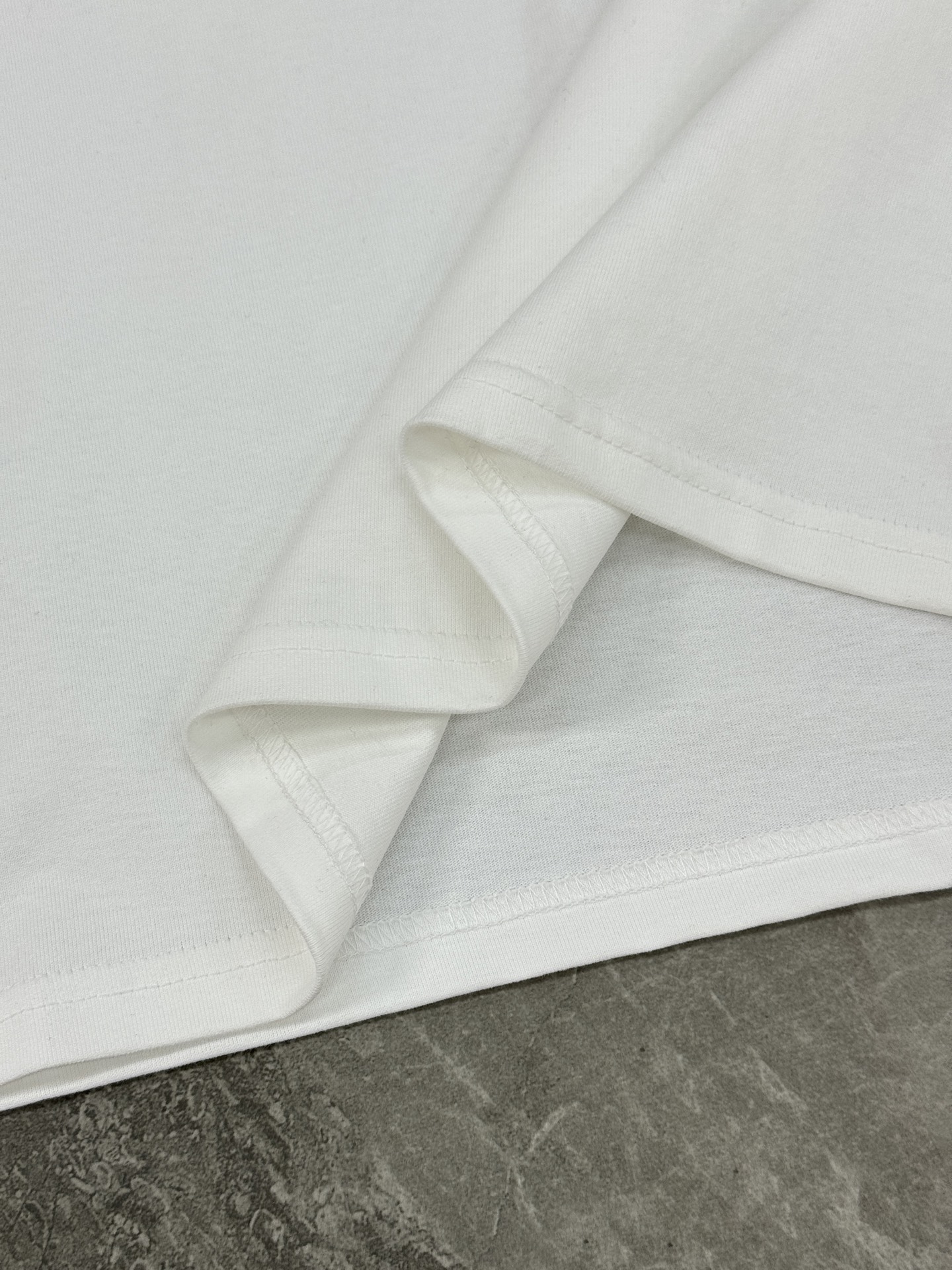 。🌾 Dior1947系列.迪奥26s新款潮牌T恤.男女同款❤️采用100%纯棉，柔软透气，夏天穿超舒服