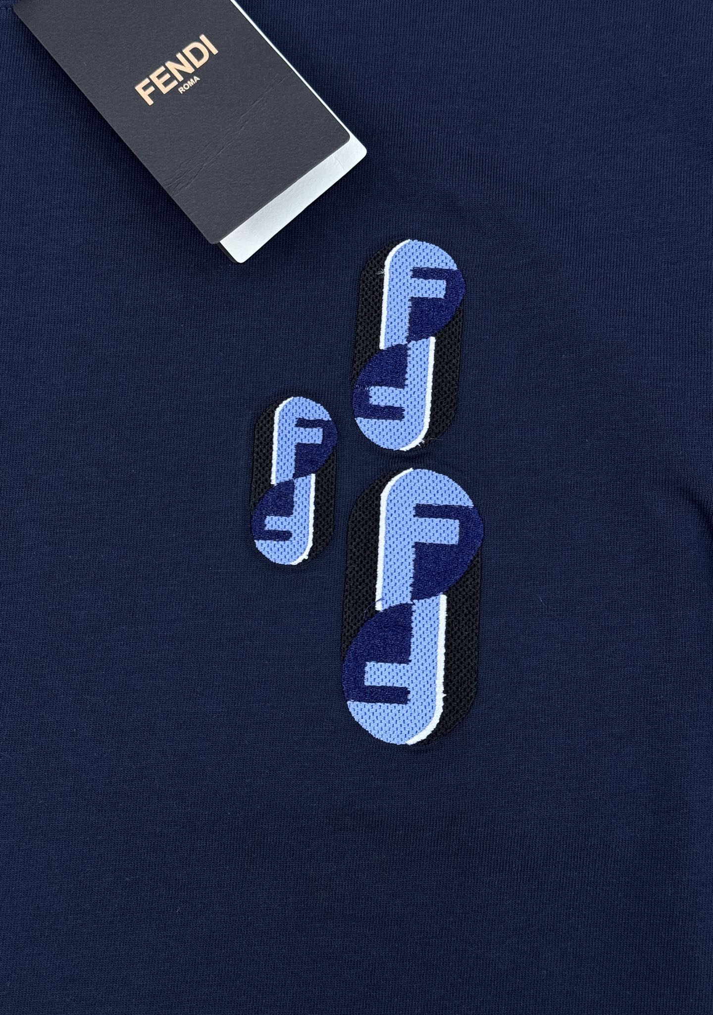 。🌾 Fendi26s芬迪新品潮牌T恤，男女同款❤️采用高品质纯棉，柔软透气，夏天穿超舒服!前