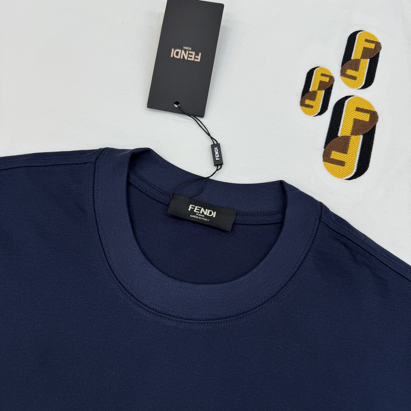 。🌾 Fendi26s芬迪新品潮牌T恤，男女同款❤️采用高品质纯棉，柔软透气，夏天穿超舒服!前