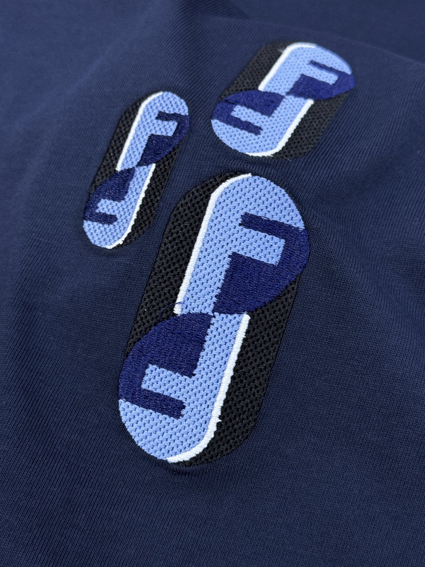 。🌾 Fendi26s芬迪新品潮牌T恤，男女同款❤️采用高品质纯棉，柔软透气，夏天穿超舒服!前