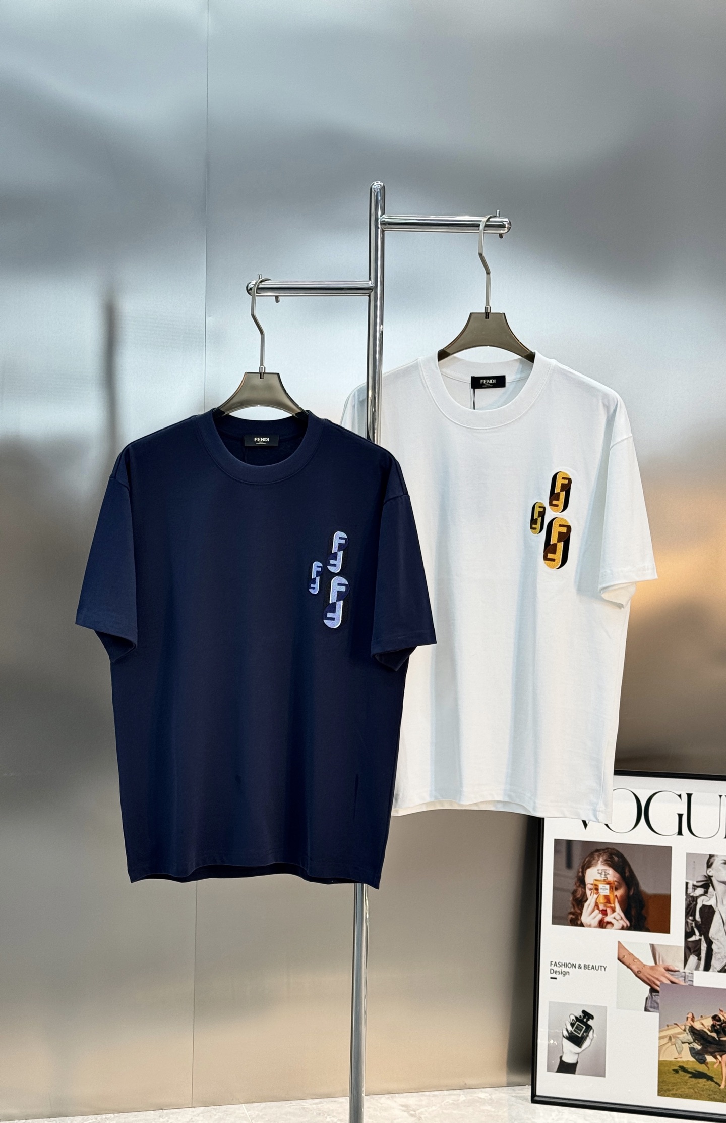 。🌾 Fendi26s芬迪新品潮牌T恤，男女同款❤️采用高品质纯棉，柔软透气，夏天穿超舒服!前
