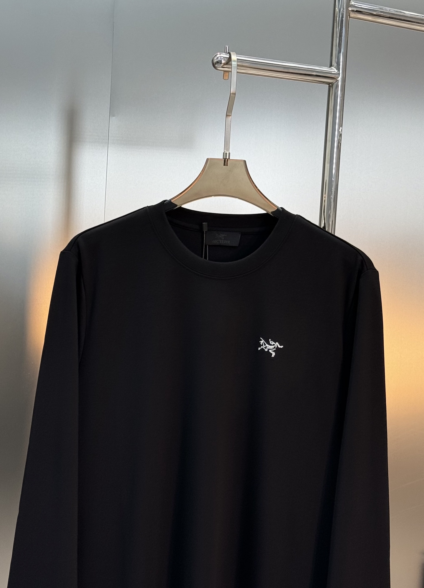 Arcteryx始祖鸟Cormac Crew LS长袖T恤，基础款推荐.适合户外运动和日常穿搭。高克重莫