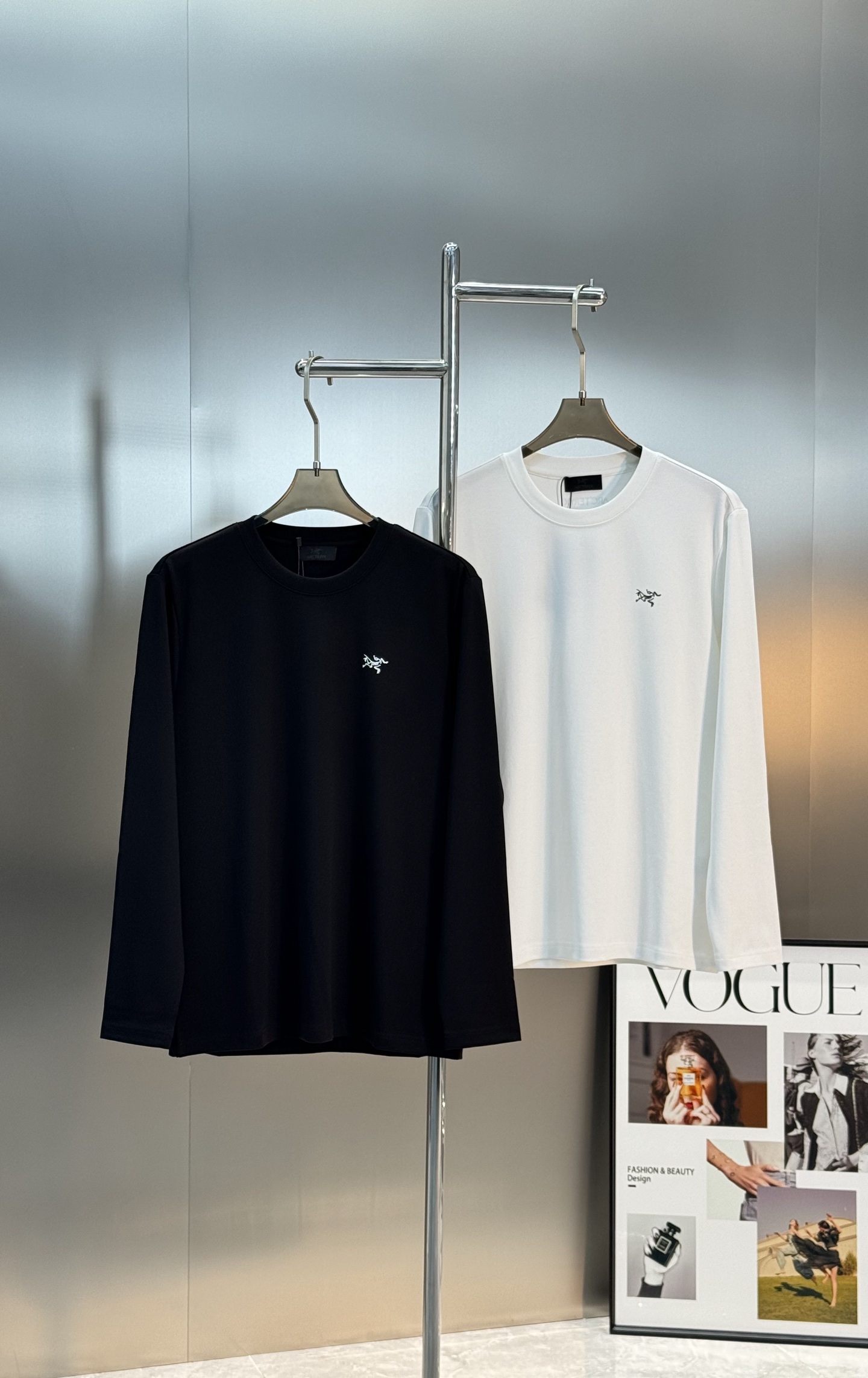 Arcteryx始祖鸟Cormac Crew LS长袖T恤，基础款推荐.适合户外运动和日常穿搭。高克重莫