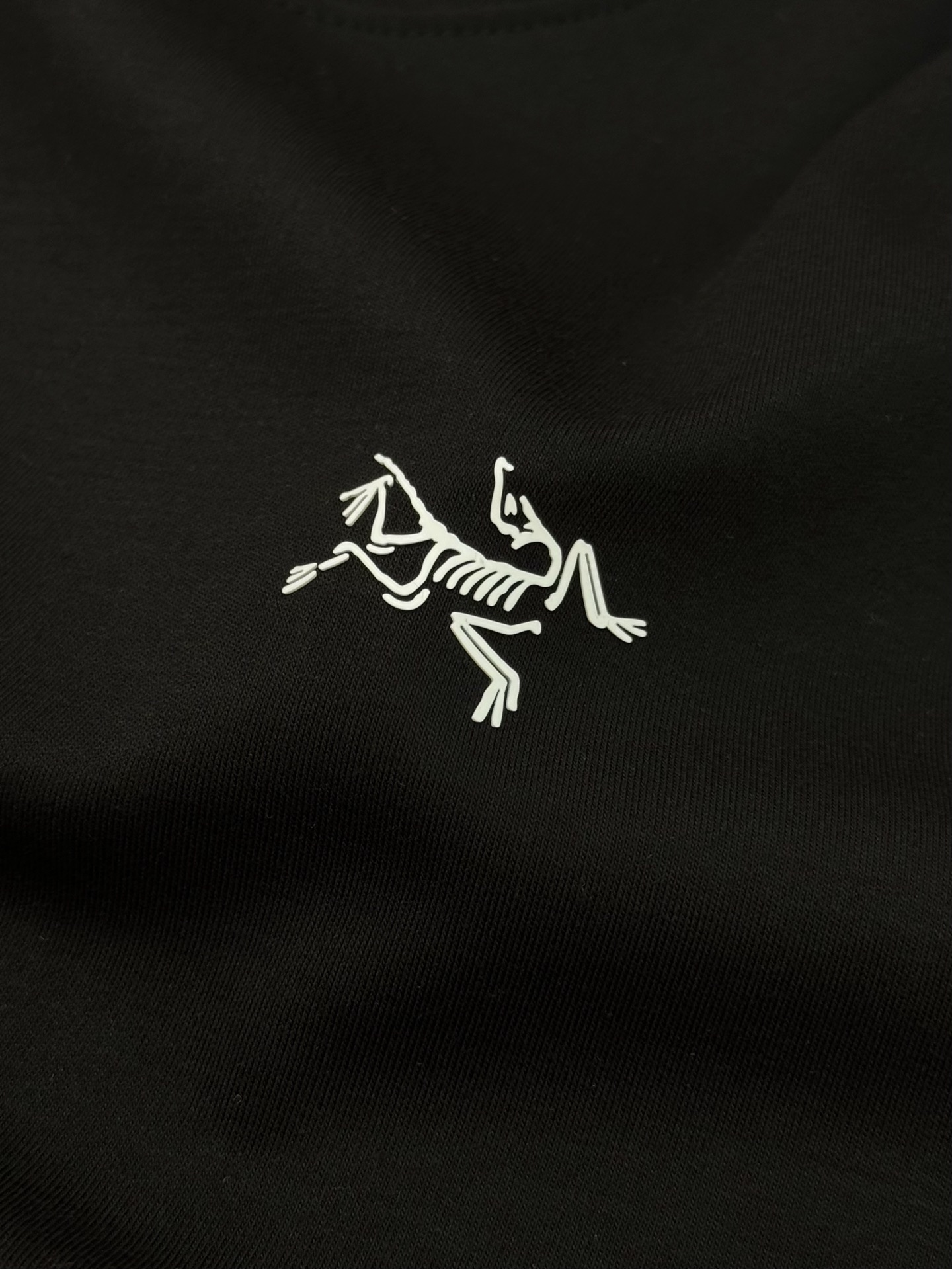 Arcteryx始祖鸟Cormac Crew LS长袖T恤，基础款推荐.适合户外运动和日常穿搭。高克重莫