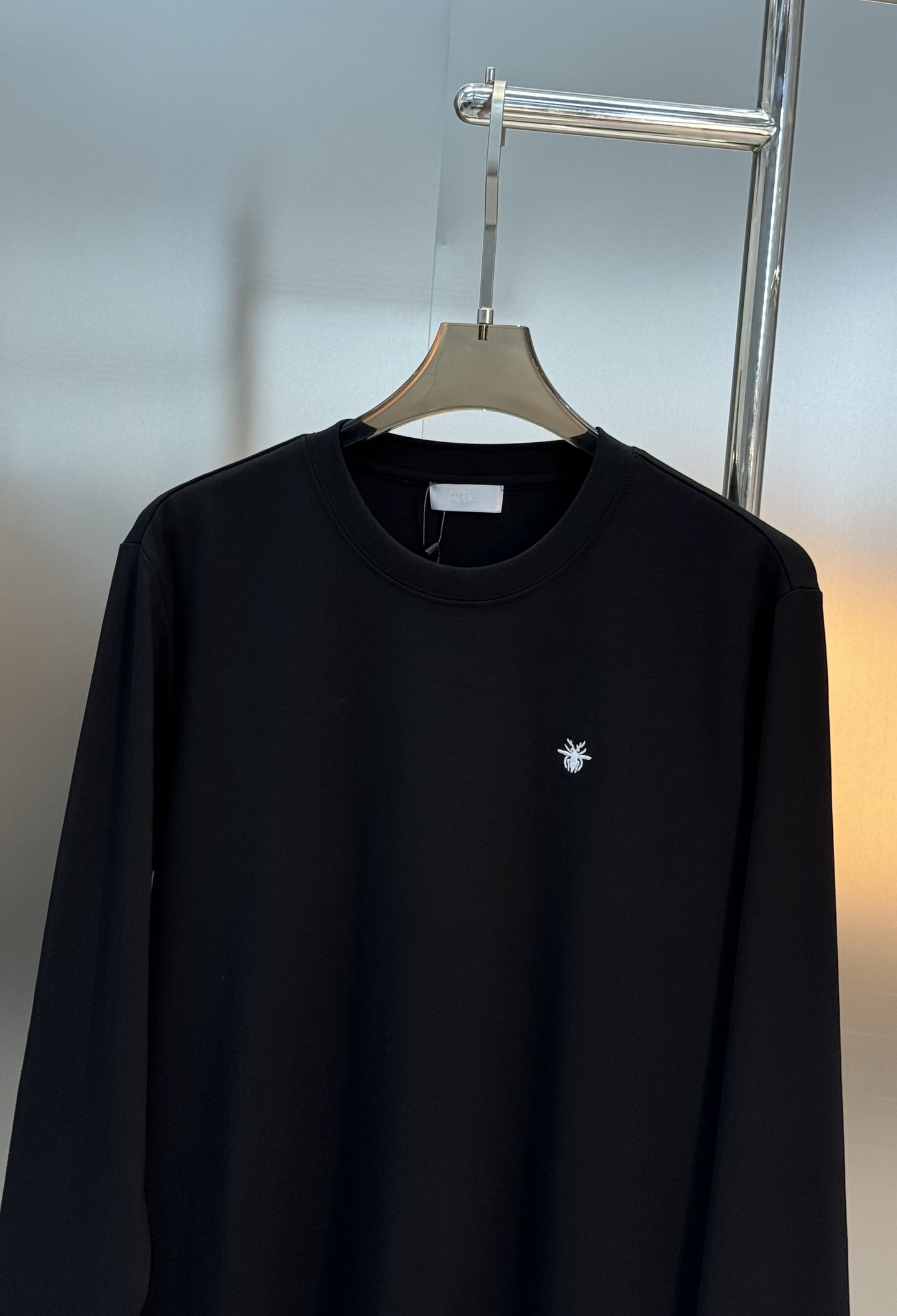 Dio*r迪奥新款莫代尔长袖T恤.原单品质推荐！高级3D绣花🪡经典小蜜蜂.精致立体.高感满满～采用300