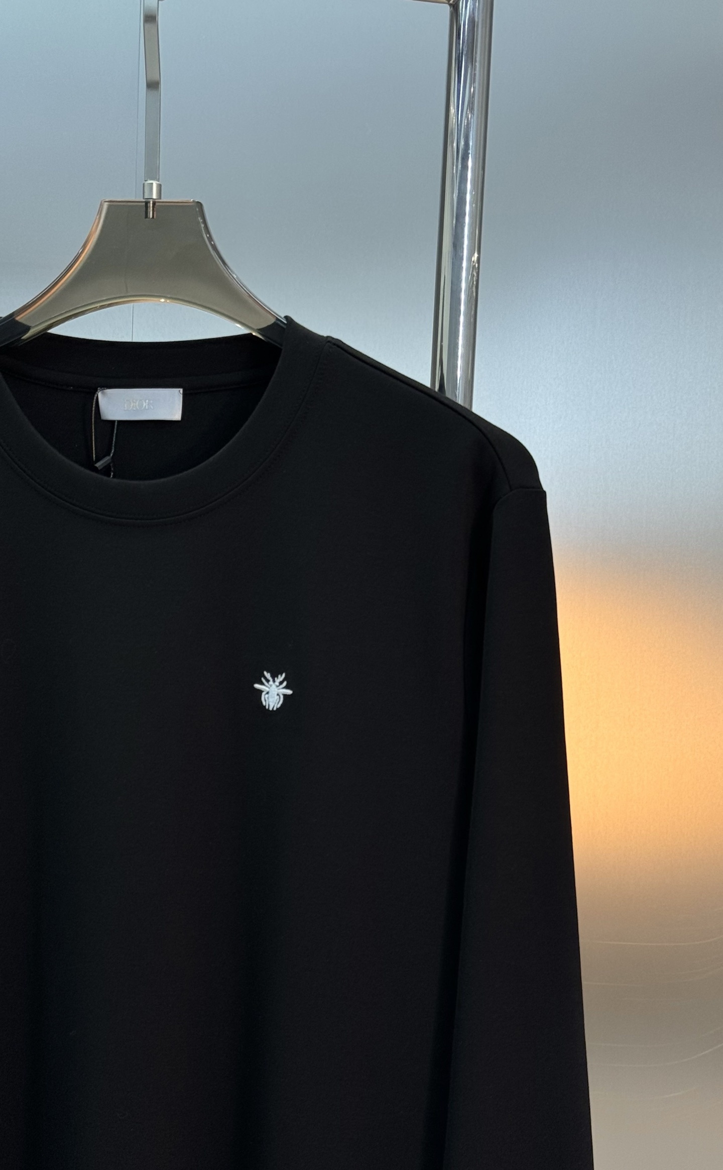 Dio*r迪奥新款莫代尔长袖T恤.原单品质推荐！高级3D绣花🪡经典小蜜蜂.精致立体.高感满满～采用300
