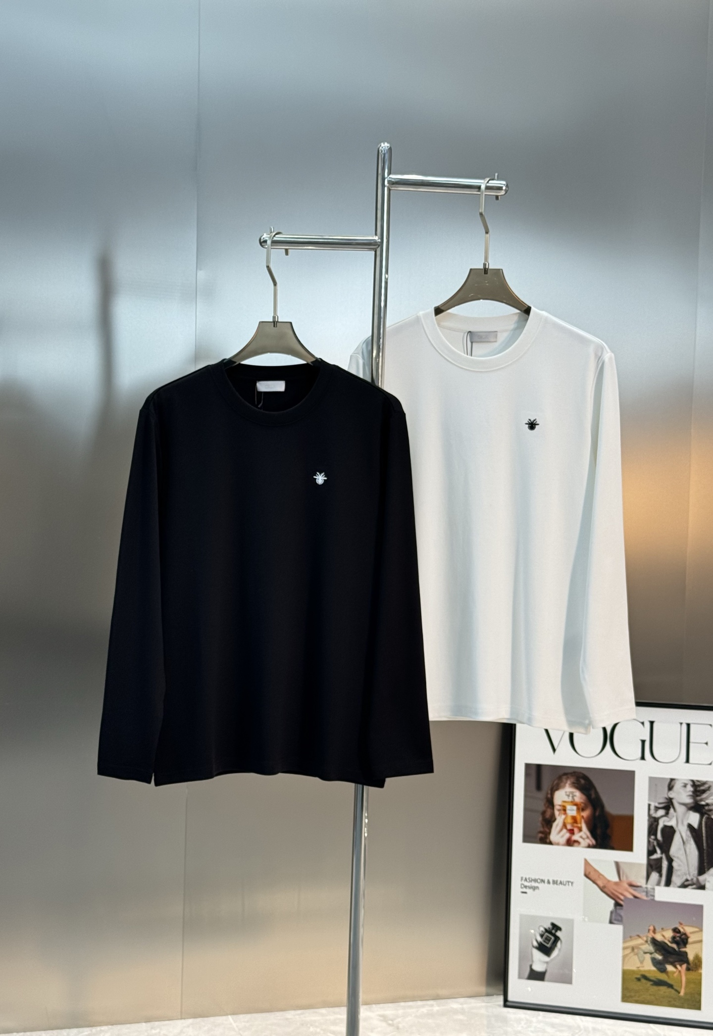 Dio*r迪奥新款莫代尔长袖T恤.原单品质推荐！高级3D绣花🪡经典小蜜蜂.精致立体.高感满满～采用300