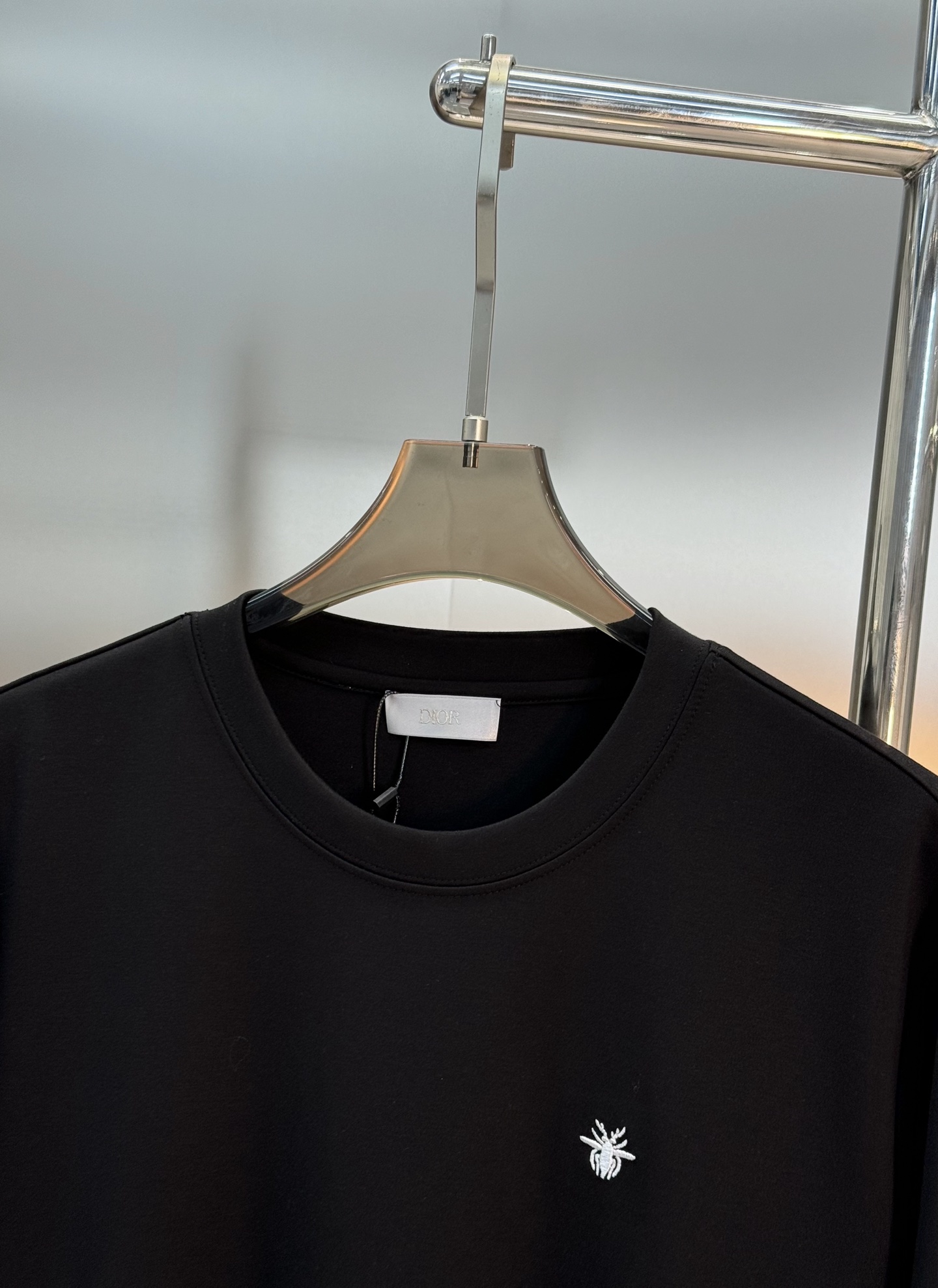 Dio*r迪奥新款莫代尔长袖T恤.原单品质推荐！高级3D绣花🪡经典小蜜蜂.精致立体.高感满满～采用300