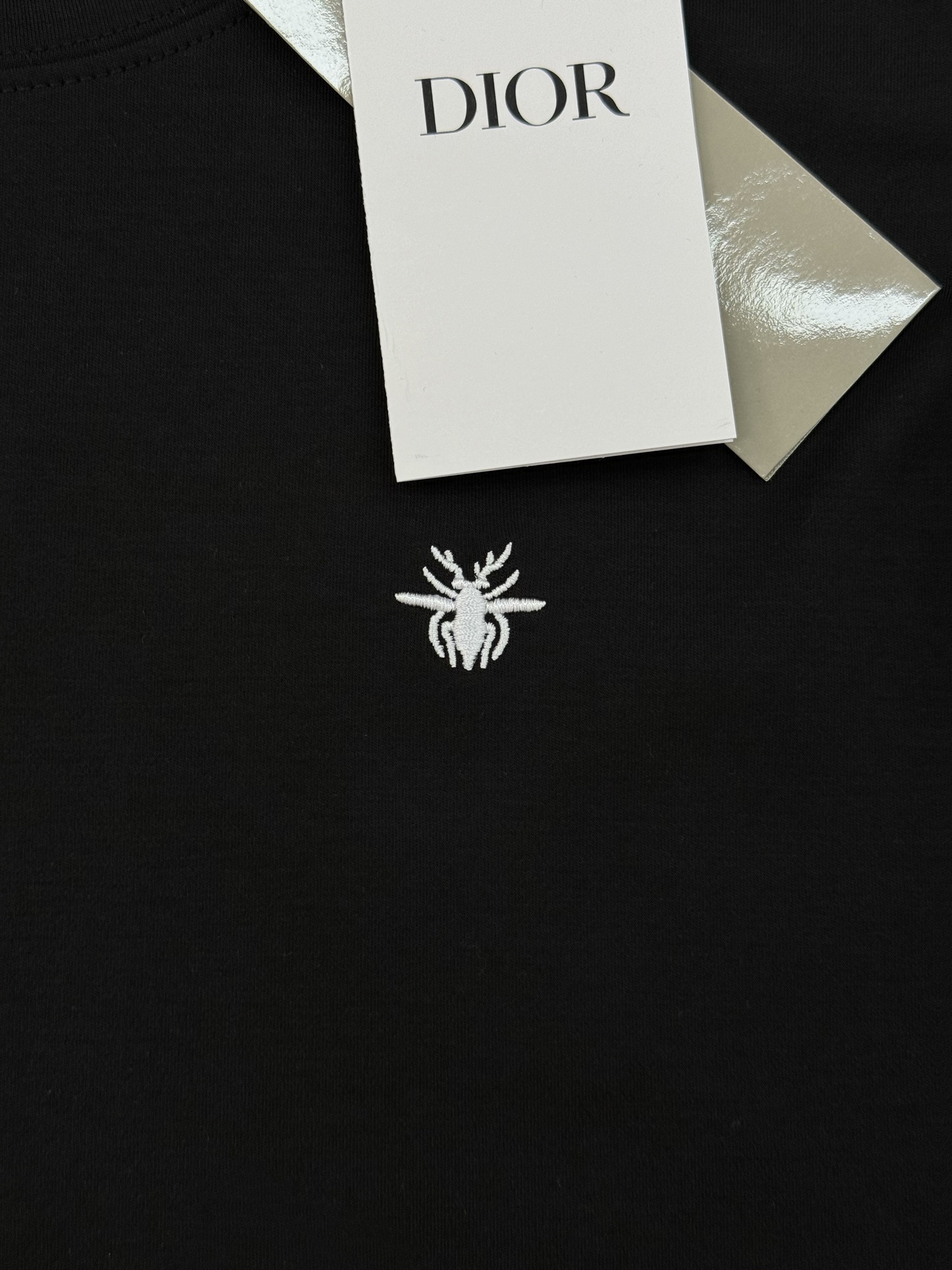 Dio*r迪奥新款莫代尔长袖T恤.原单品质推荐！高级3D绣花🪡经典小蜜蜂.精致立体.高感满满～采用300