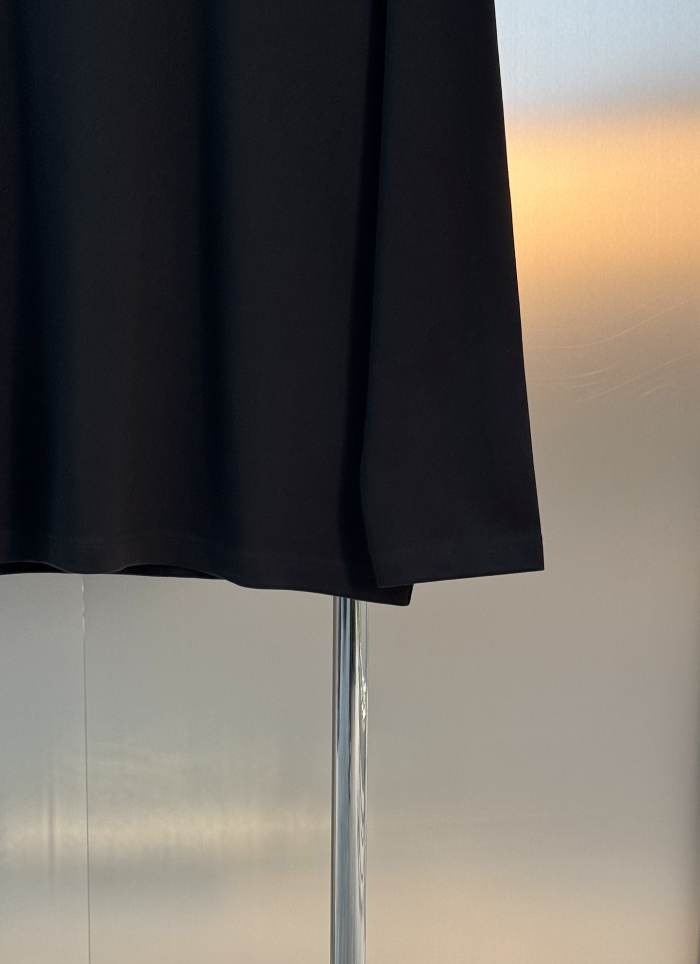 Dio*r迪奥新款莫代尔长袖T恤.原单品质推荐！高级3D绣花🪡经典小蜜蜂.精致立体.高感满满～采用300