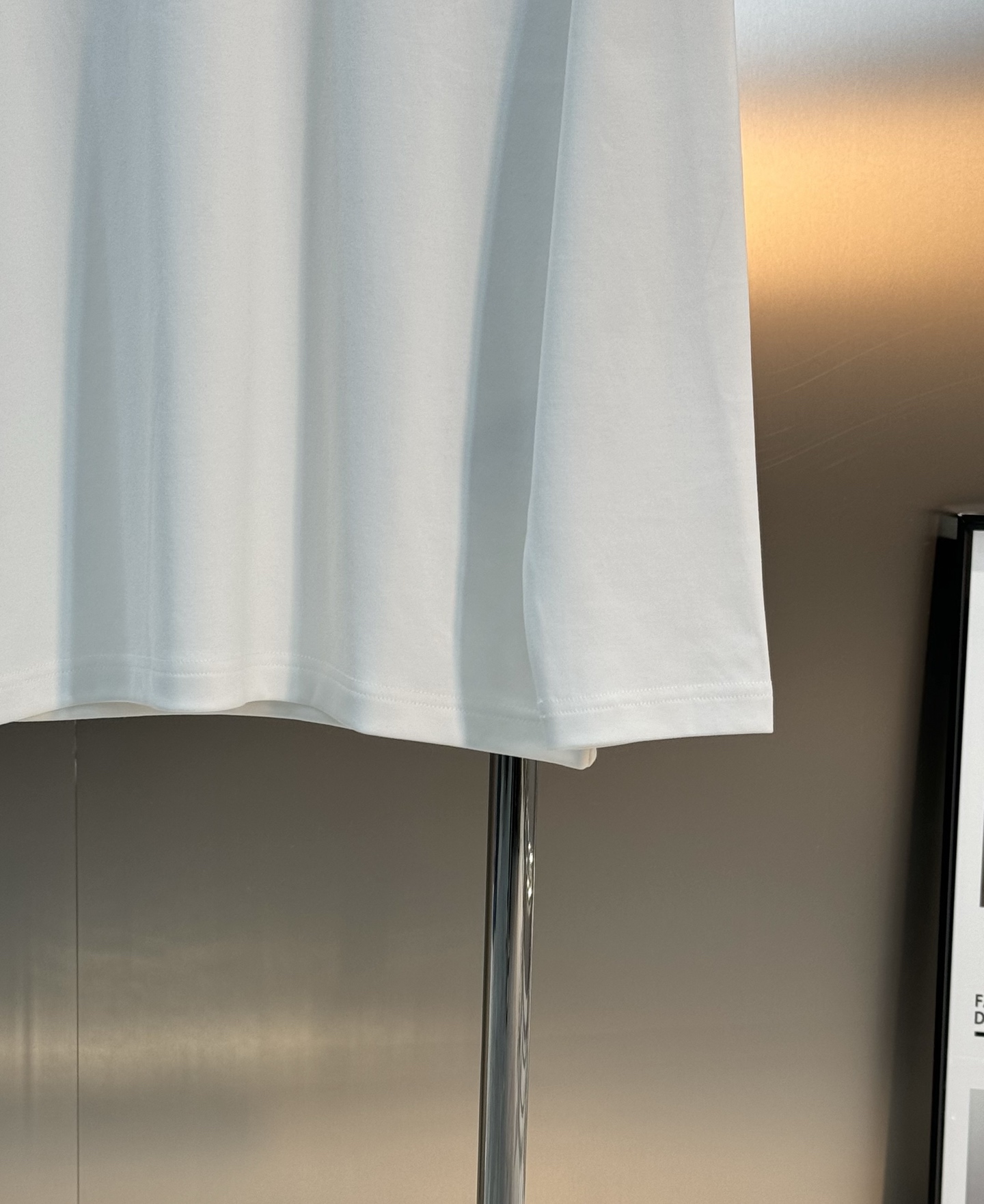 Dio*r迪奥新款莫代尔长袖T恤.原单品质推荐！高级3D绣花🪡经典小蜜蜂.精致立体.高感满满～采用300