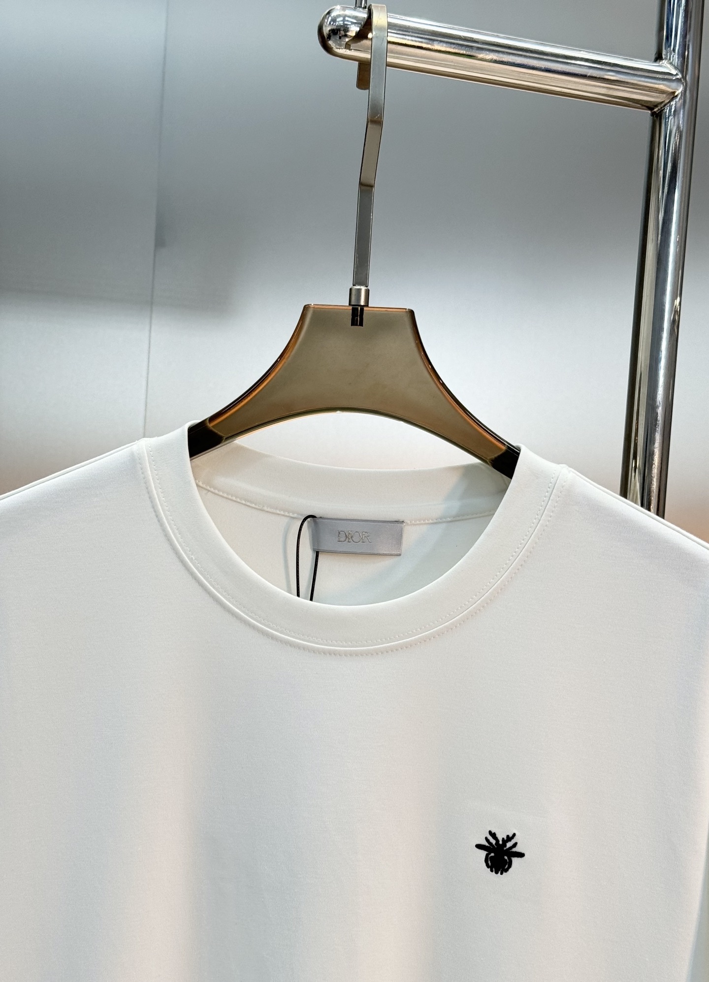 Dio*r迪奥新款莫代尔长袖T恤.原单品质推荐！高级3D绣花🪡经典小蜜蜂.精致立体.高感满满～采用300