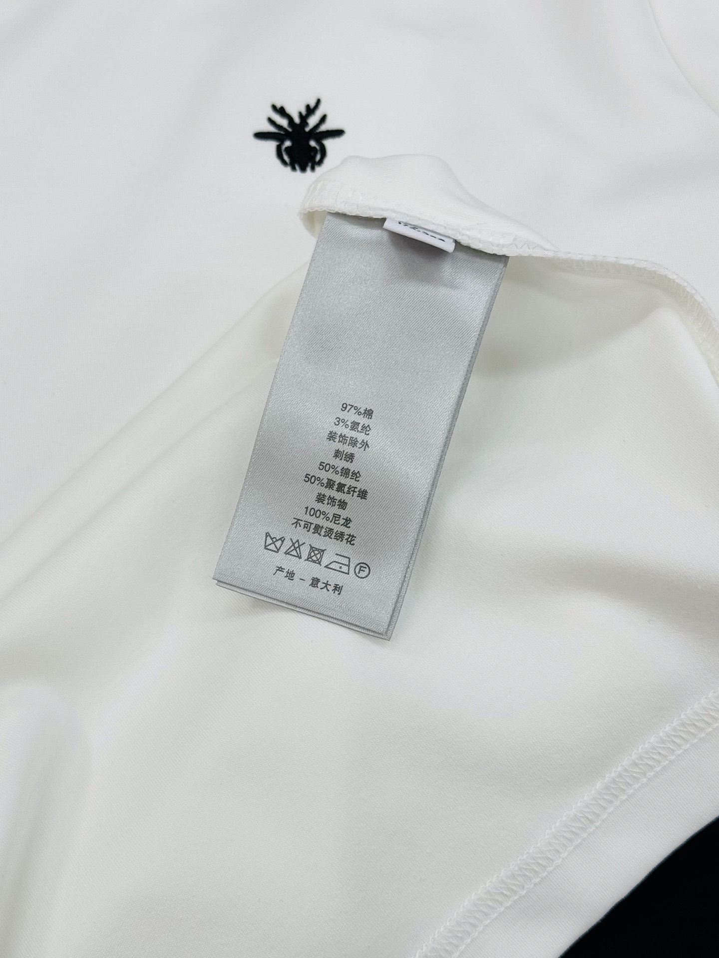 Dio*r迪奥新款莫代尔长袖T恤.原单品质推荐！高级3D绣花🪡经典小蜜蜂.精致立体.高感满满～采用300