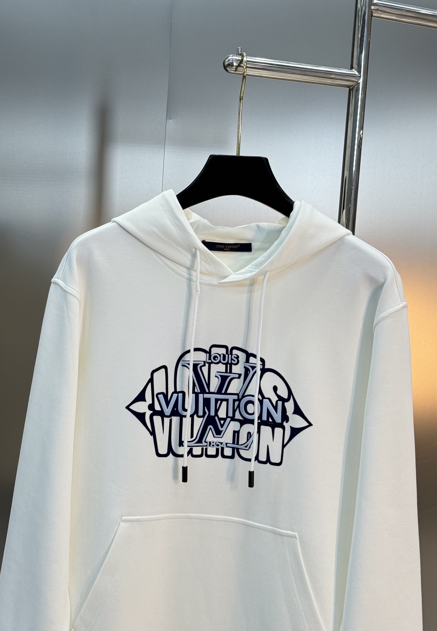 LOUIS VUITTON驴牌*涂鸦风印花卫衣.男女同款！经典Monogram字母+品牌标志，蓝白配色超