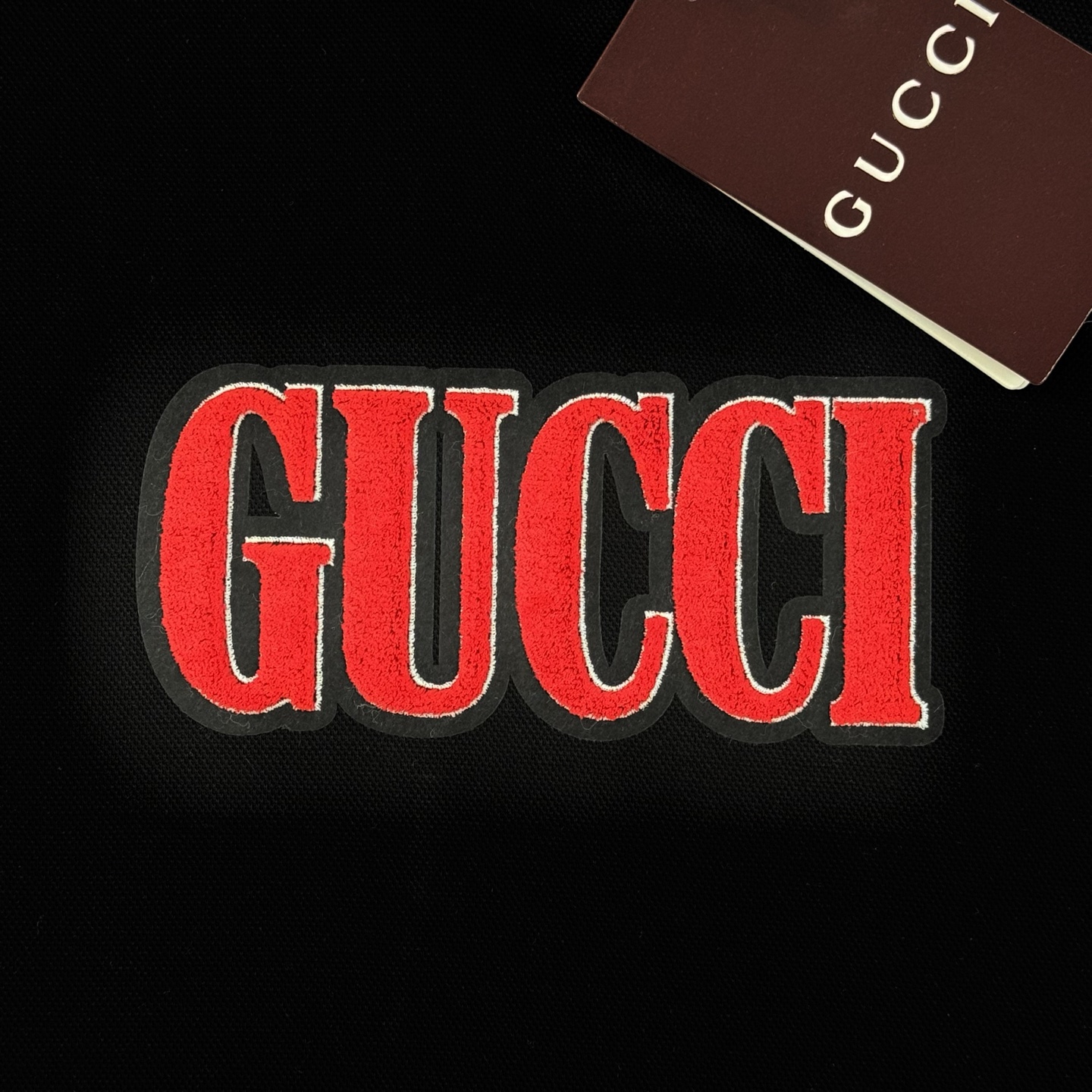 Gucci古奇新款连帽卫衣，植绒刺绣Logo超有辨识度，胸前红黑Logo超吸睛简约又时髦！高品质天丝棉料