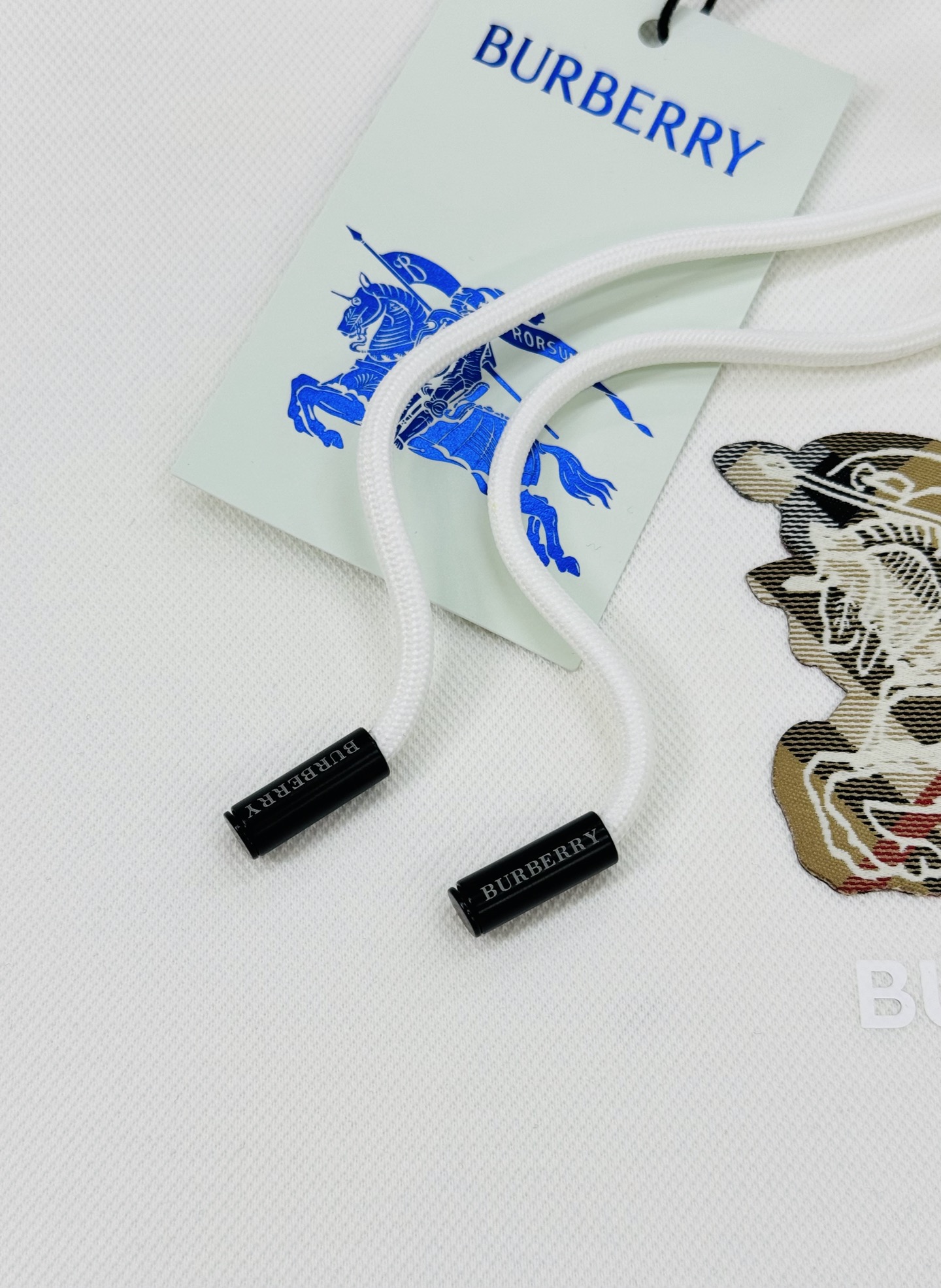 BBR*巴宝-莉新品连帽卫衣.男女同款！胸前精选B家格子战马烫画采用立体双层工艺.帅气时尚，简约百搭！采