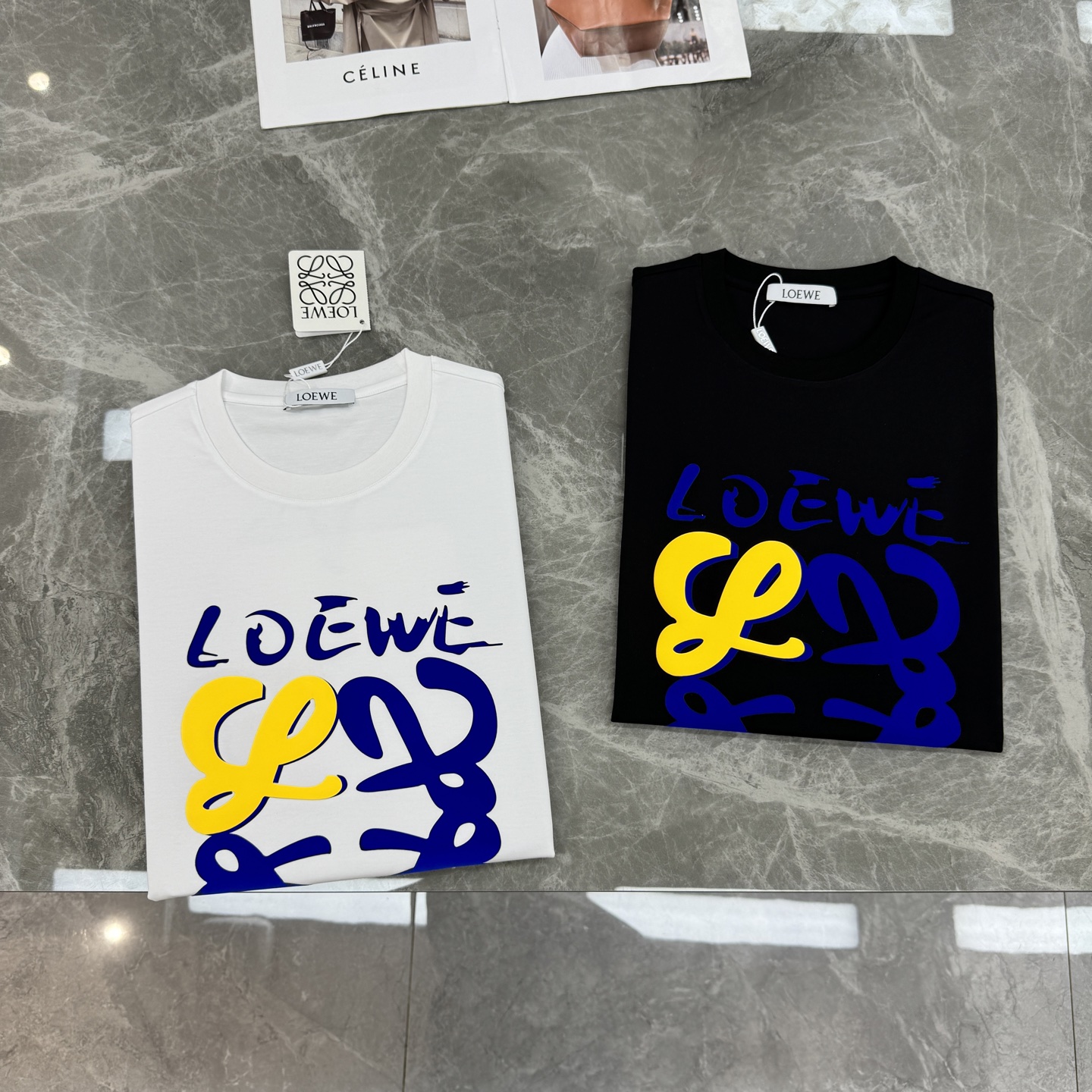 LOEW*E罗意*威26s新款丝光棉圆领短袖.品牌标志性产物.3D立体色彩系烫画.搭配LOGO标识.讨巧