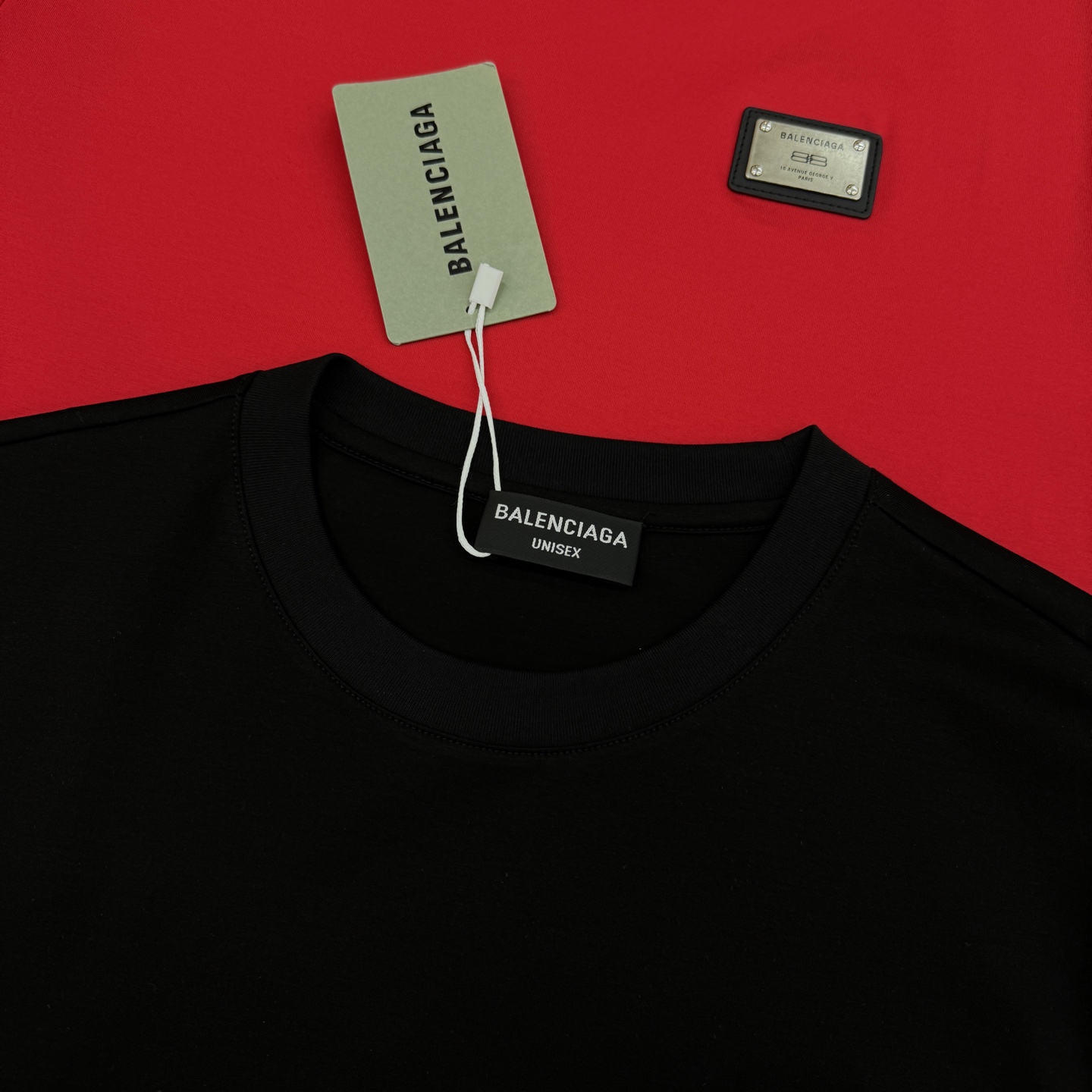 Balenciaga巴黎世家26s新款丝光棉T恤.经典复古金属原版标识.3D立体定制皮标.质感品质呈现.
