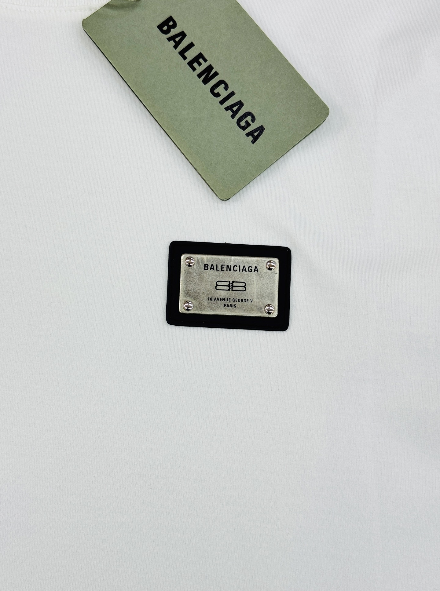 Balenciaga巴黎世家26s新款丝光棉T恤.经典复古金属原版标识.3D立体定制皮标.质感品质呈现.