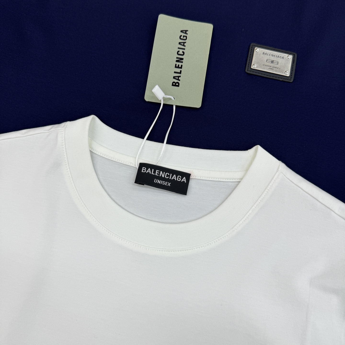 Balenciaga巴黎世家26s新款丝光棉T恤.经典复古金属原版标识.3D立体定制皮标.质感品质呈现.