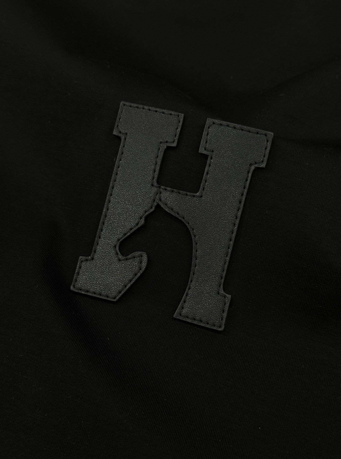 HERME*爱马*25s新款丝光棉T恤.经典H马造型搭配呈现品牌魅力.适合时尚街头潮流搭配！不限年龄的单