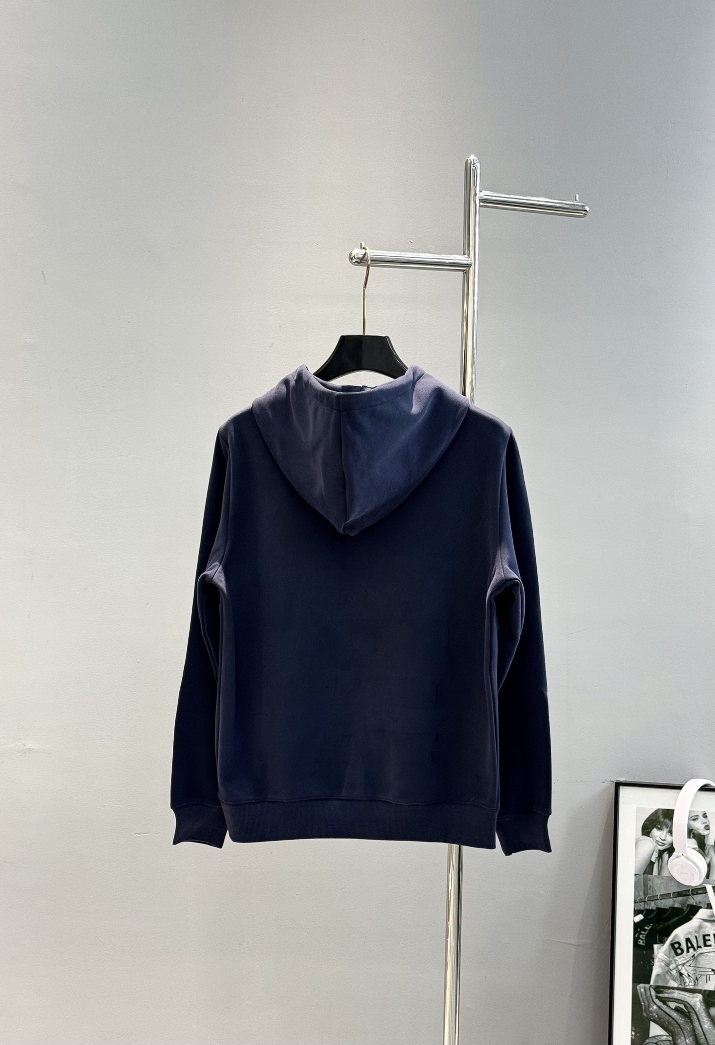 Fend*i芬迪25s秋冬新款连帽卫衣.男女同款～最新立体字母设计.定制420g卫衣棉材质打造，面料织纹