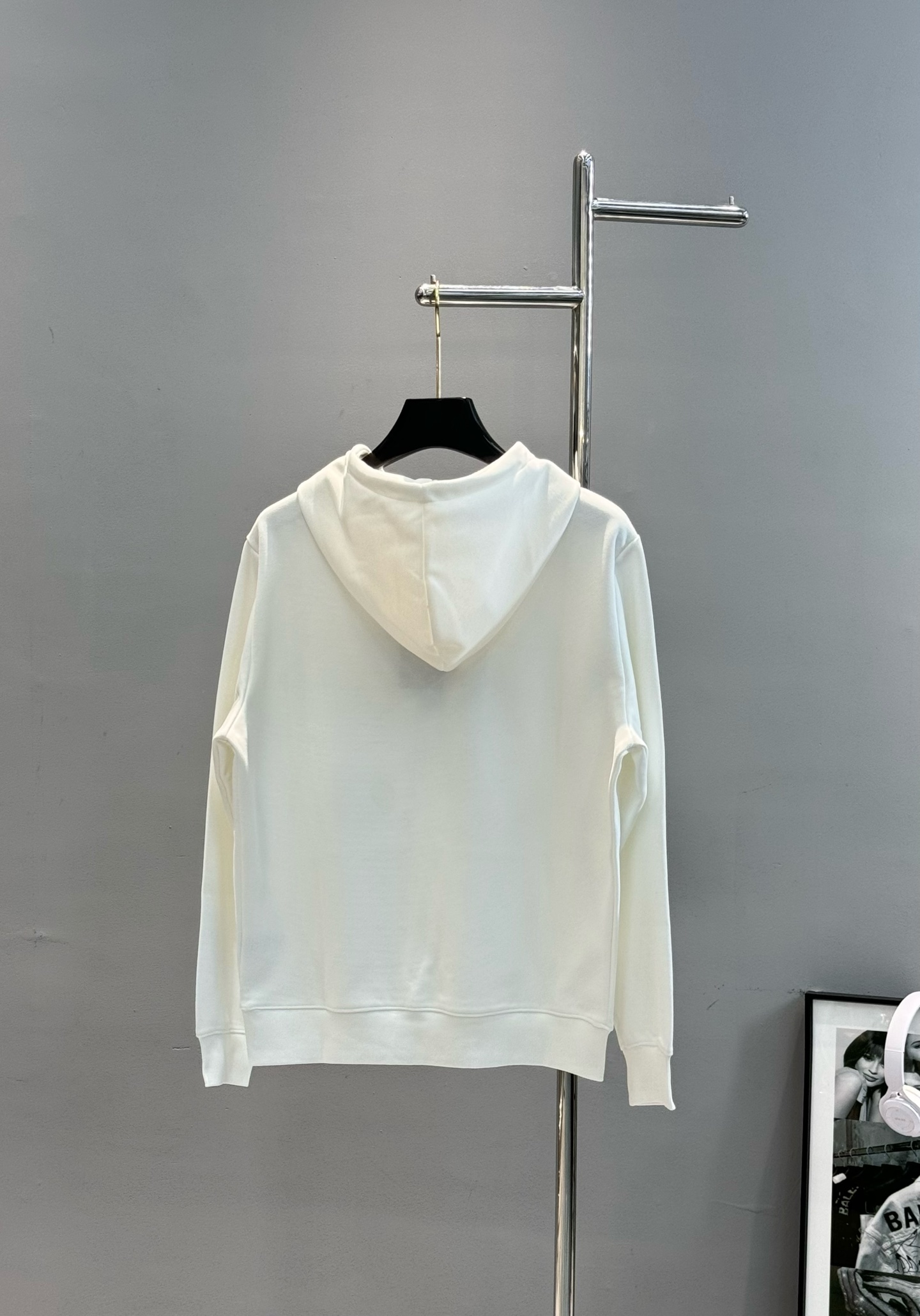 Fend*i芬迪25s秋冬新款连帽卫衣.男女同款～最新立体字母设计.定制420g卫衣棉材质打造，面料织纹