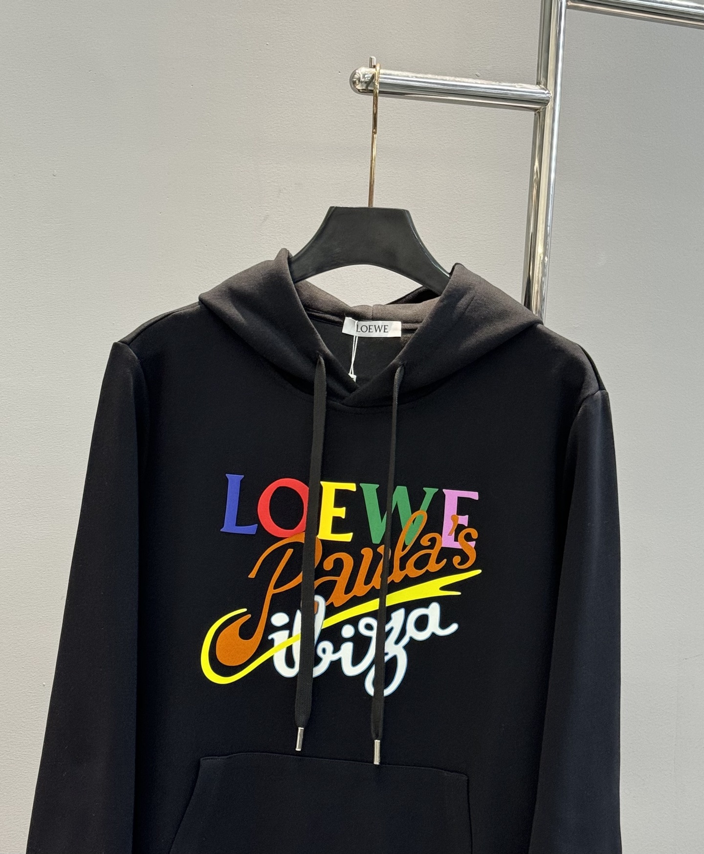 LOEWE罗意威25s新款潮人卫衣.连帽设计.男女同款！经典字母图形烫画视觉冲击力时尚感强！品牌字母图形