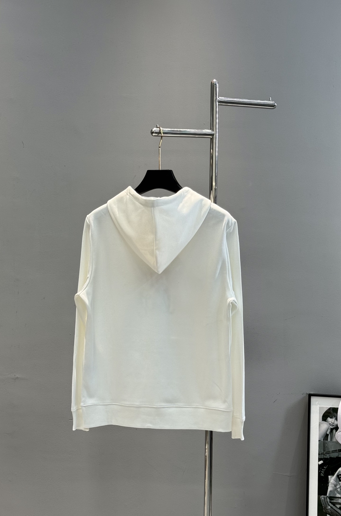 LOEWE罗意威25s新款潮人卫衣.连帽设计.男女同款！经典字母图形烫画视觉冲击力时尚感强！品牌字母图形