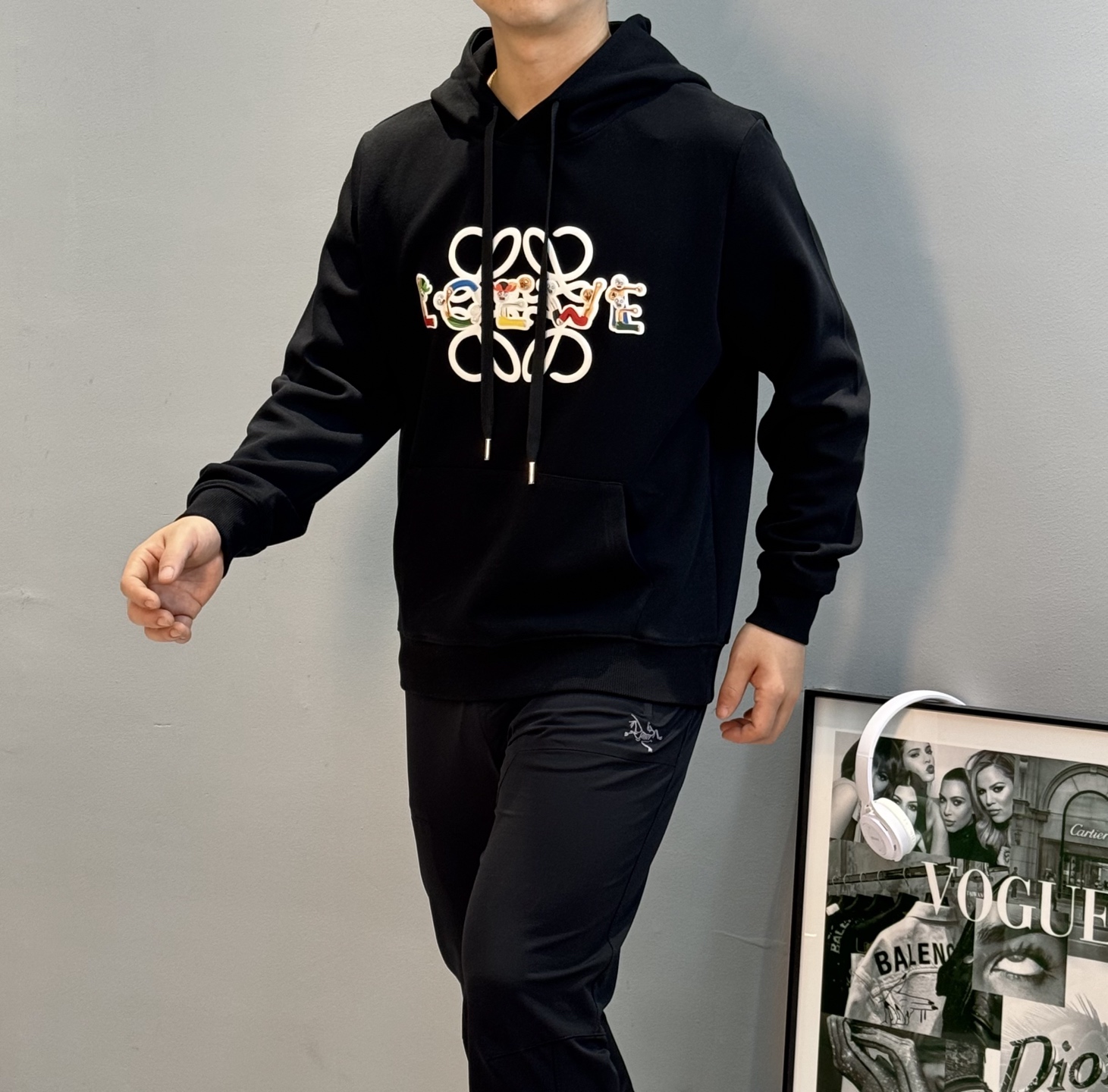 Loew*e罗意威*25s新款连帽卫衣.男女同款！顶级印花logo，帅气时尚，简约百搭款。420g卫衣棉