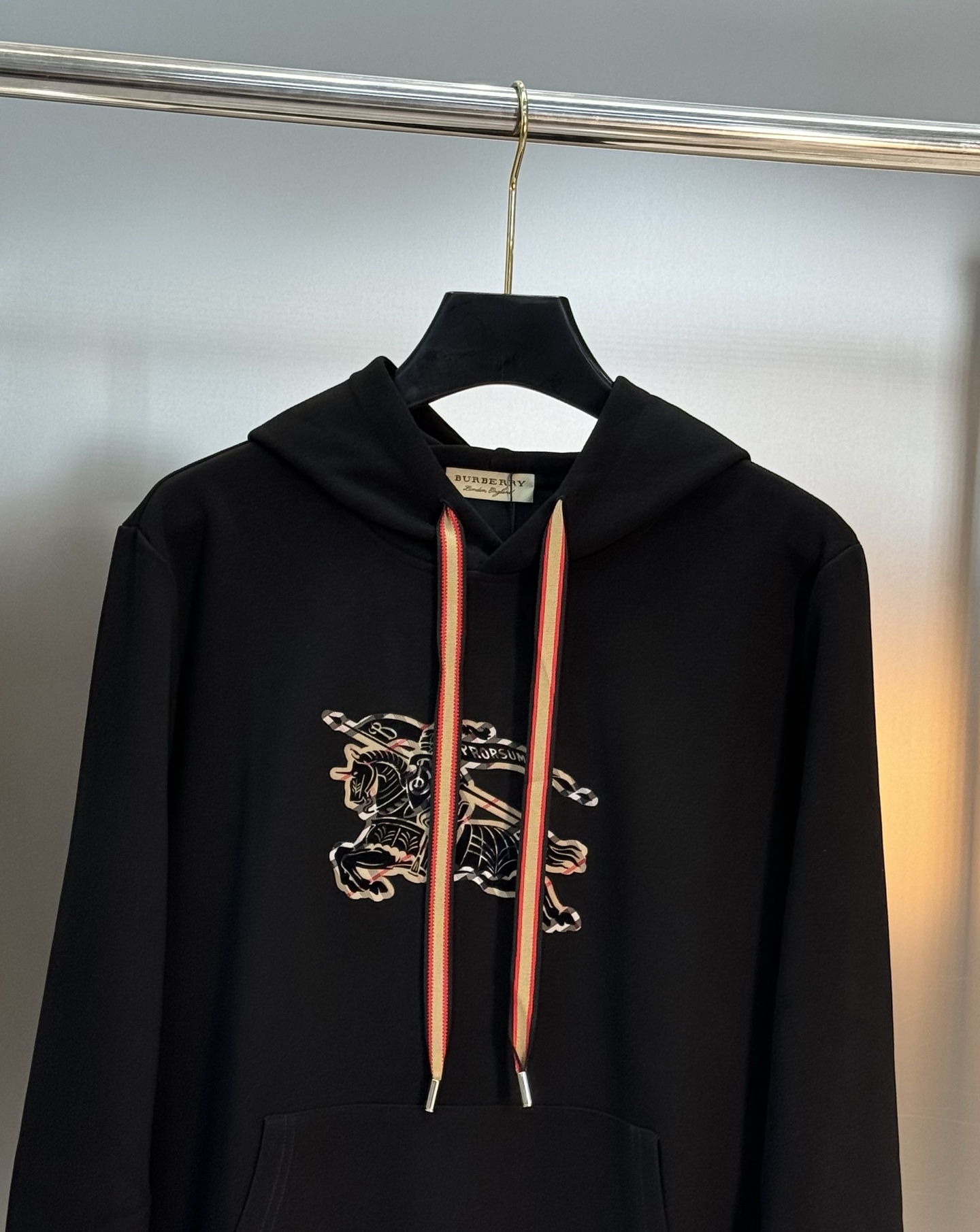 BBR*巴宝莉新款连帽卫衣.25s秋冬原单爆款🔥男女同款！胸口经典战马标识.高温烫画工艺.简单高级.一款