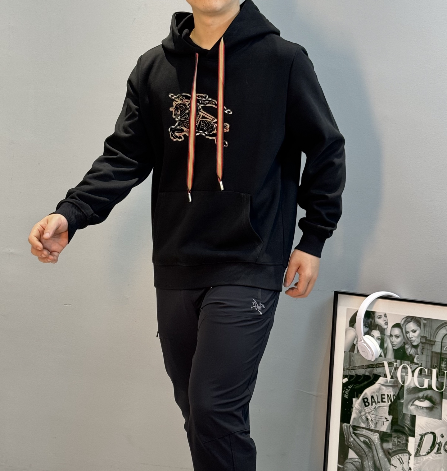 BBR*巴宝莉新款连帽卫衣.25s秋冬原单爆款🔥男女同款！胸口经典战马标识.高温烫画工艺.简单高级.一款