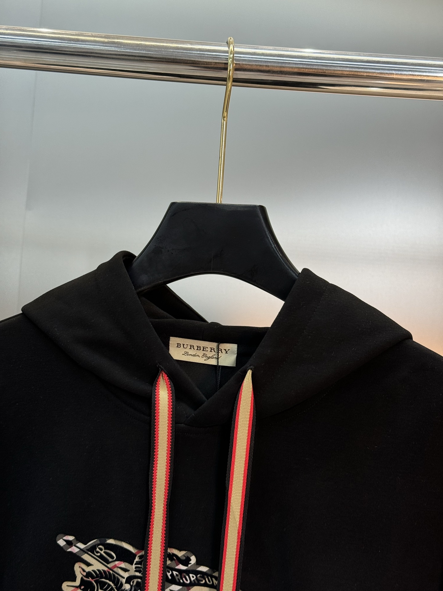 BBR*巴宝莉新款连帽卫衣.25s秋冬原单爆款🔥男女同款！胸口经典战马标识.高温烫画工艺.简单高级.一款