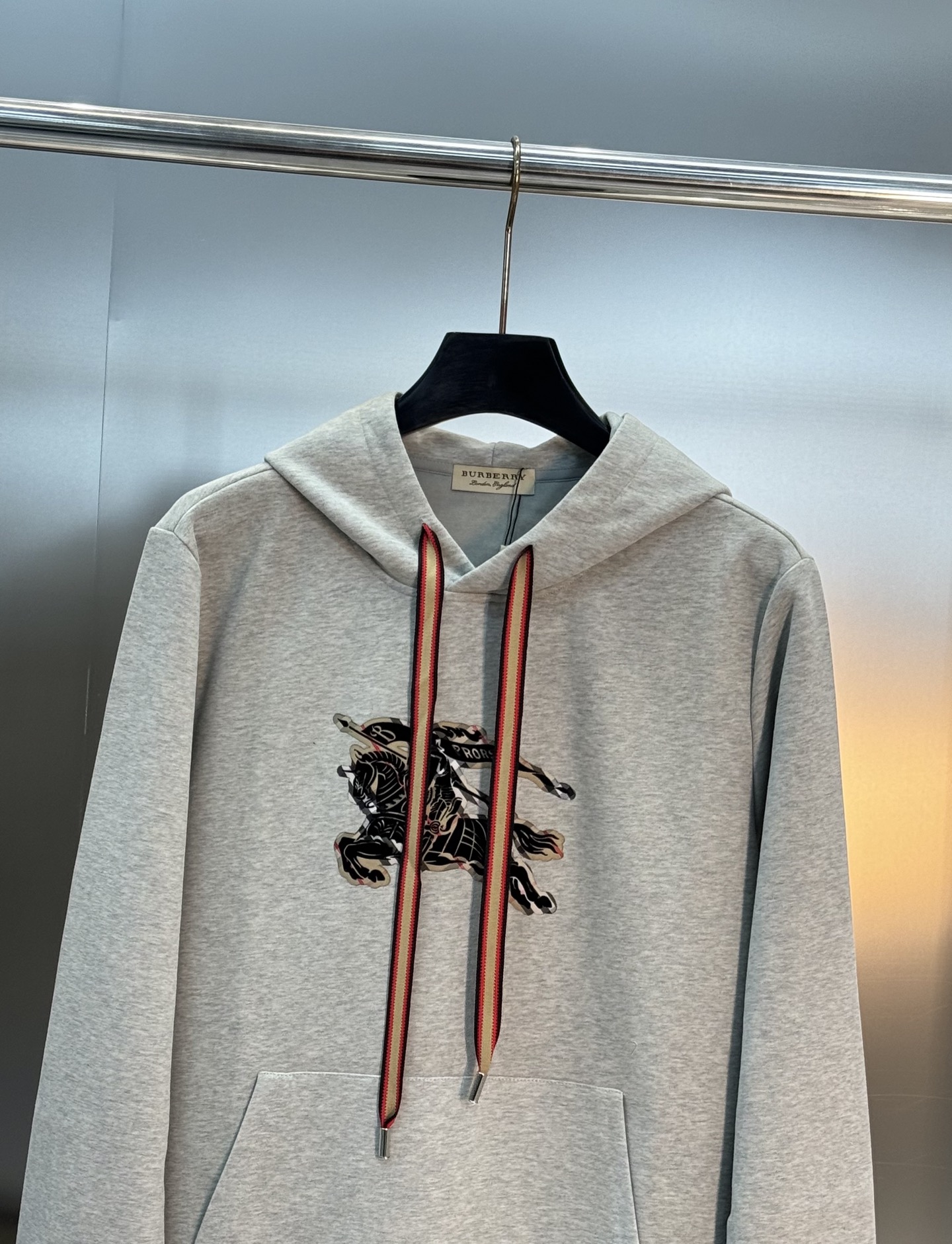 BBR*巴宝莉新款连帽卫衣.25s秋冬原单爆款🔥男女同款！胸口经典战马标识.高温烫画工艺.简单高级.一款