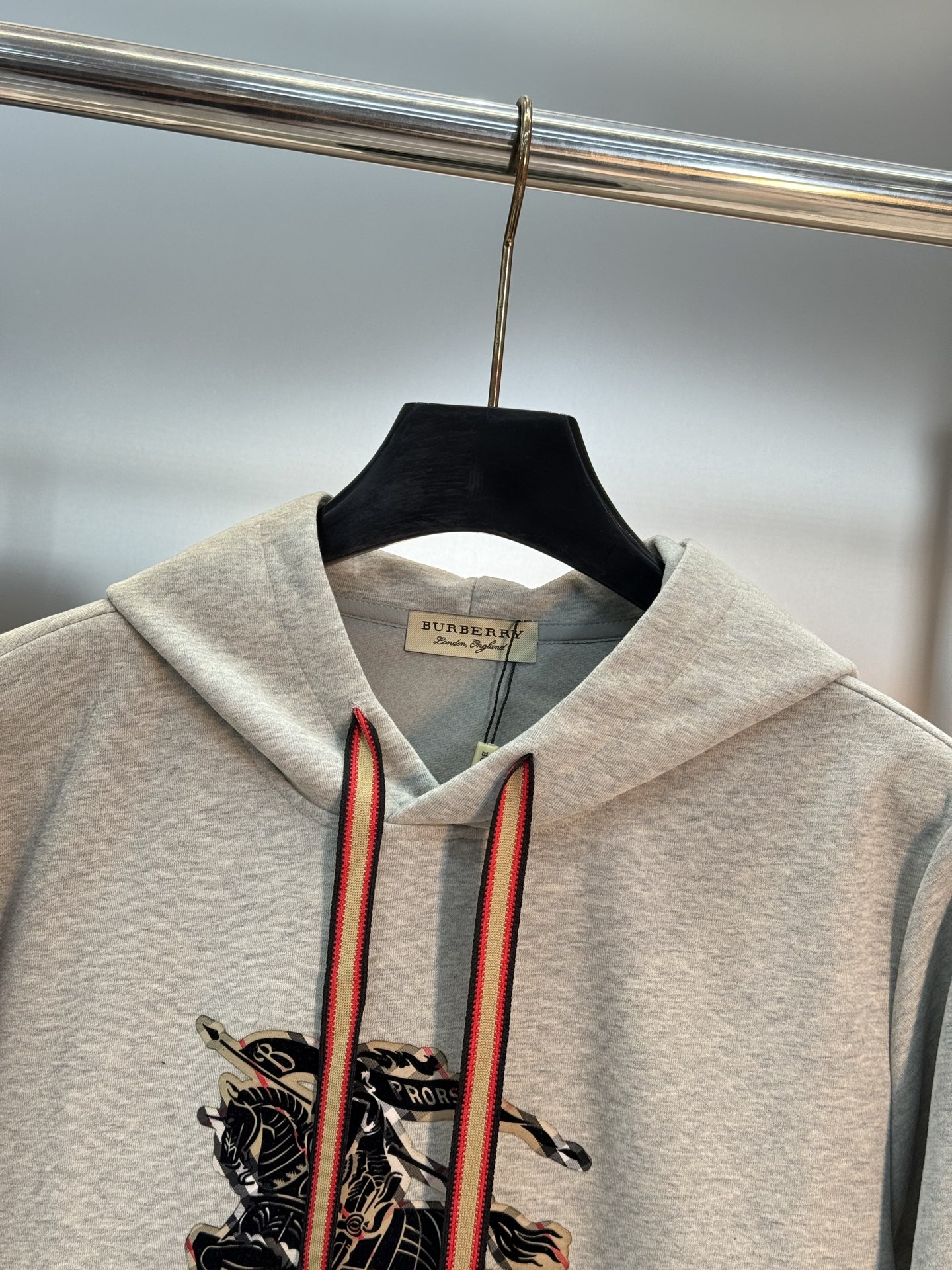 BBR*巴宝莉新款连帽卫衣.25s秋冬原单爆款🔥男女同款！胸口经典战马标识.高温烫画工艺.简单高级.一款