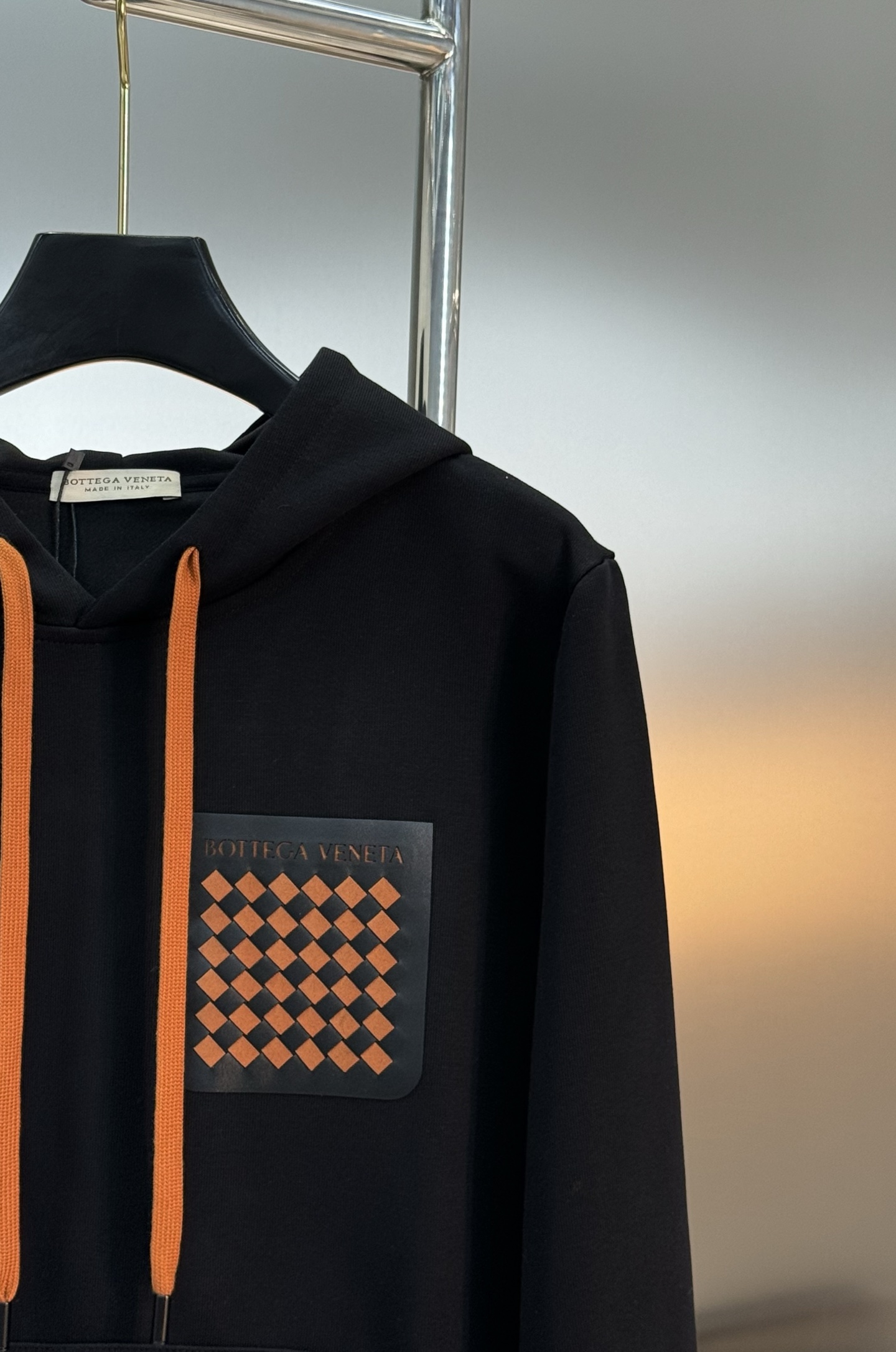 BOTTEGA VENET*宝缇嘉新款潮牌连帽卫衣.25S男女同款！胸前口袋设计.订制皮牌.色彩搭配非常
