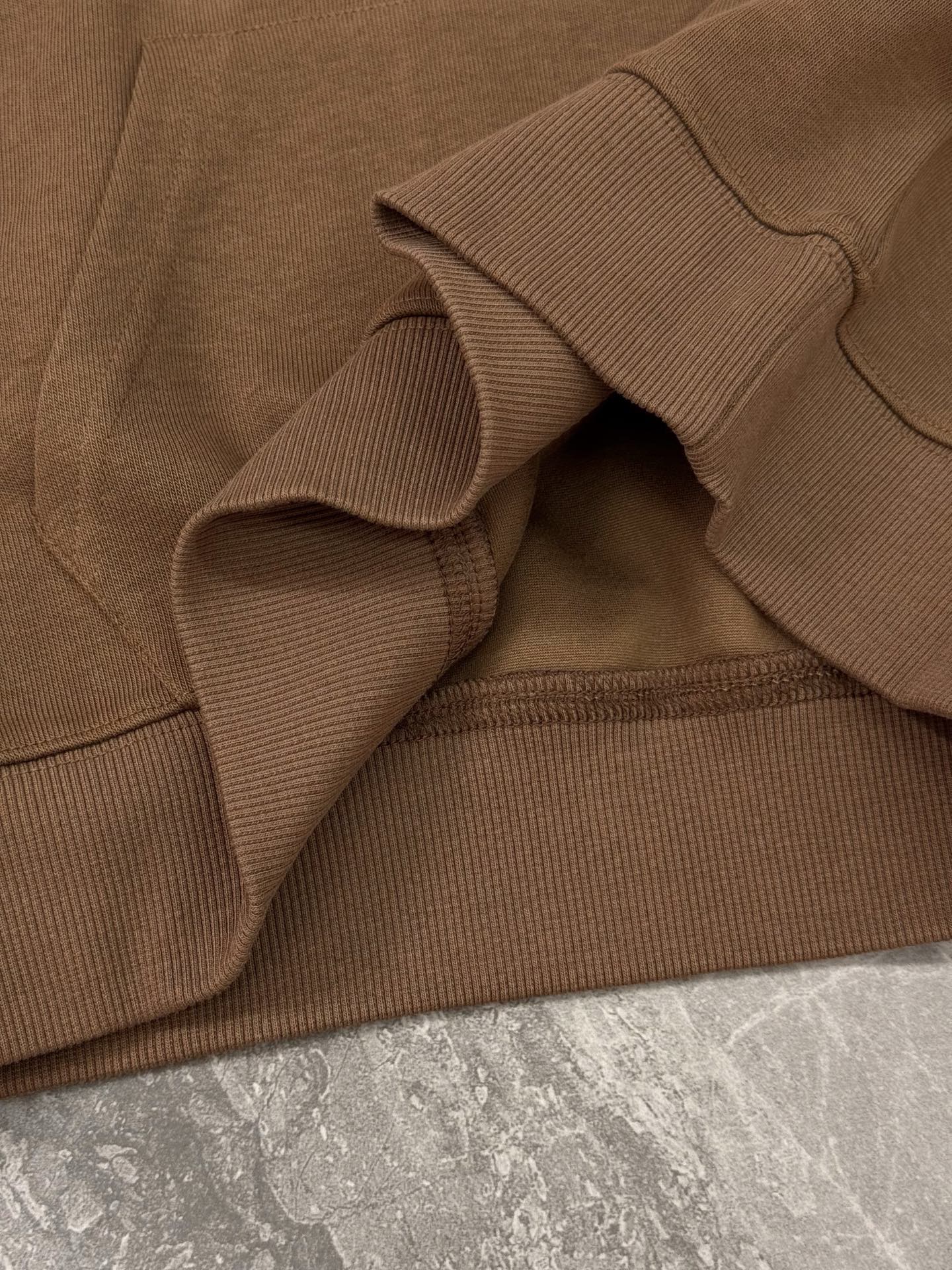 BOTTEGA VENET*宝缇嘉新款潮牌连帽卫衣.25S男女同款！胸前口袋设计.订制皮牌.色彩搭配非常