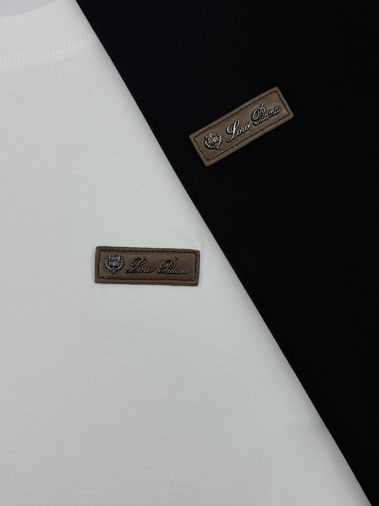 Loro Piana诺悠翩雅* 2026s新品短袖T恤，经典Loro piana标识.3D立体皮标定制.