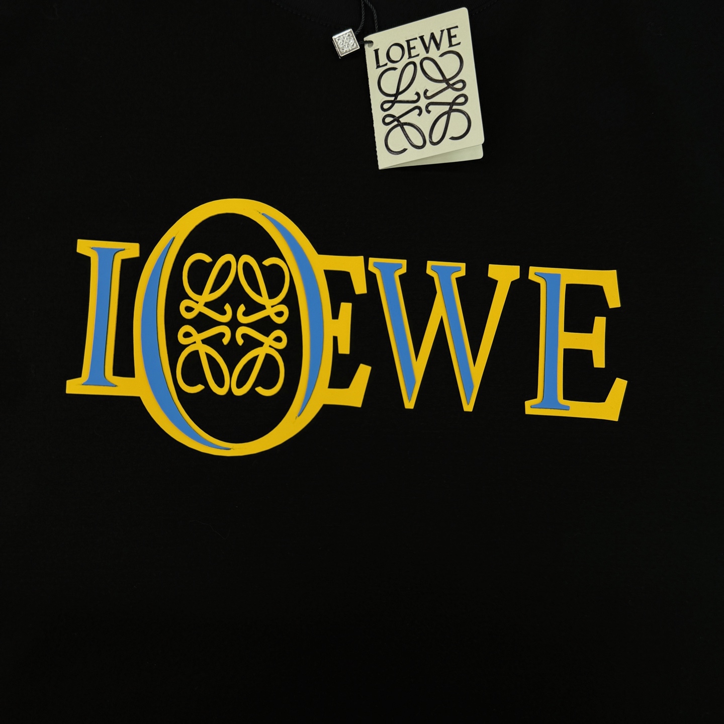 LOEW*E罗意*威26s春夏男士丝光棉圆领短袖.品牌标志性产物.3D立体色彩系烫画.搭配LOGO标识.